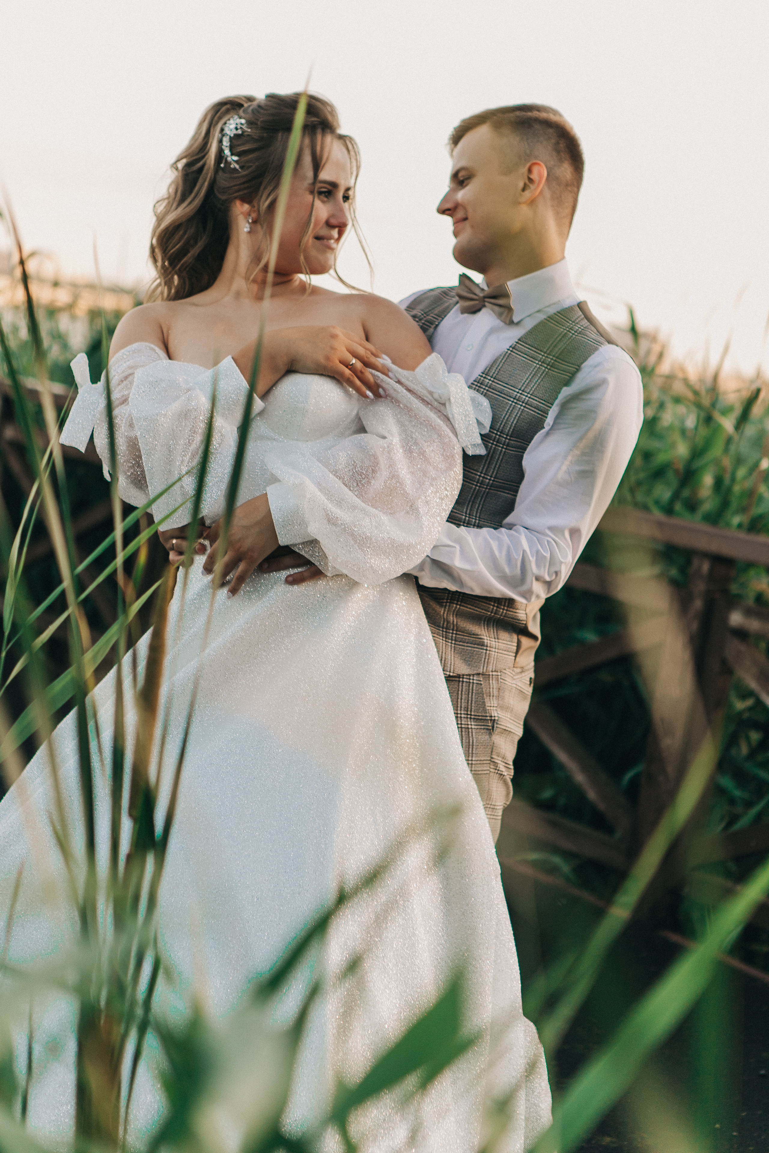 Диана и Илья. Набережная, Президентский дворец. Свадебный фотограф Юлия Сарапульцева, Ижевск