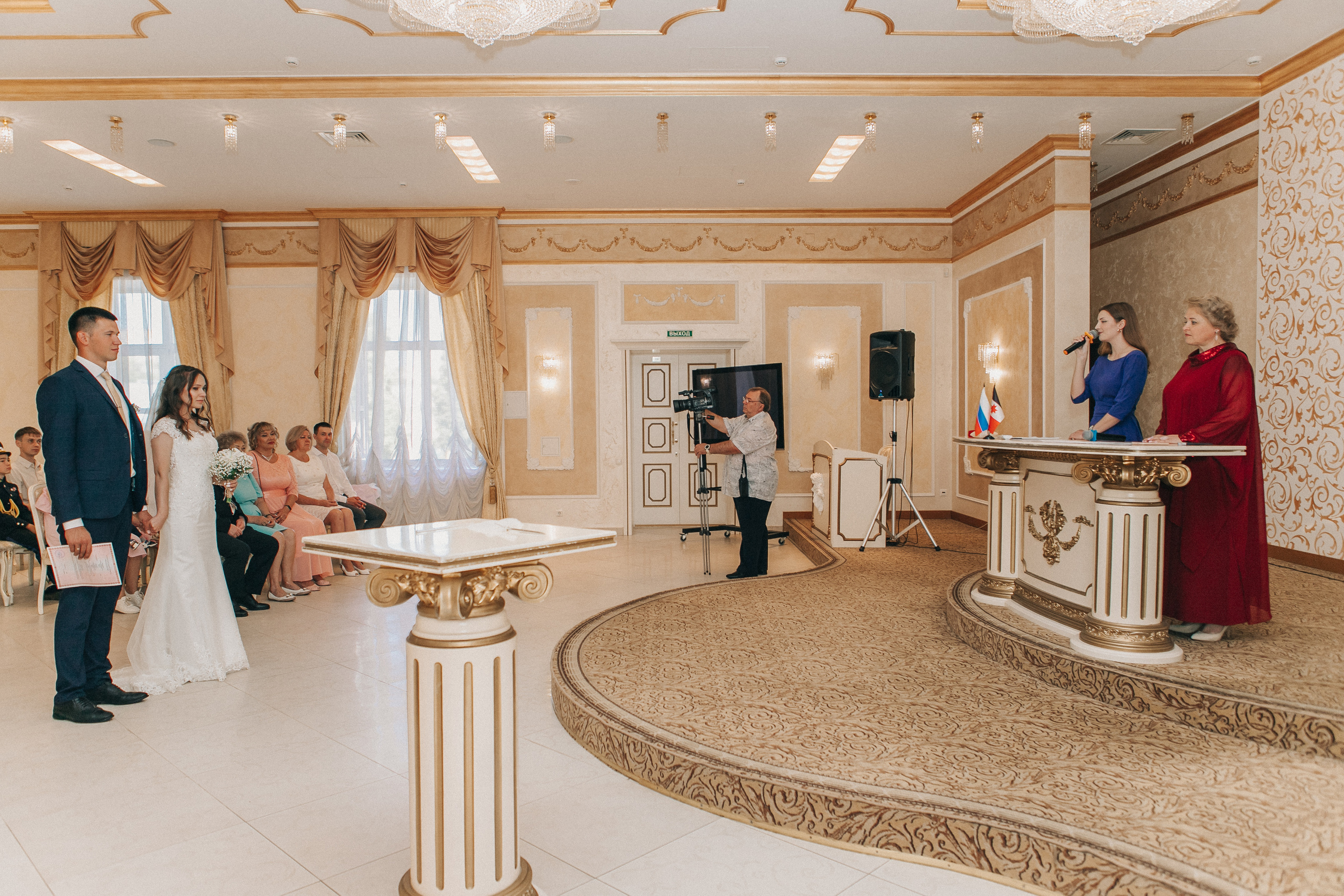 Ксения и Леонид. Бобровая долина, парк Кирова. Свадебный фотограф Юлия Сарапульцева, Ижевск