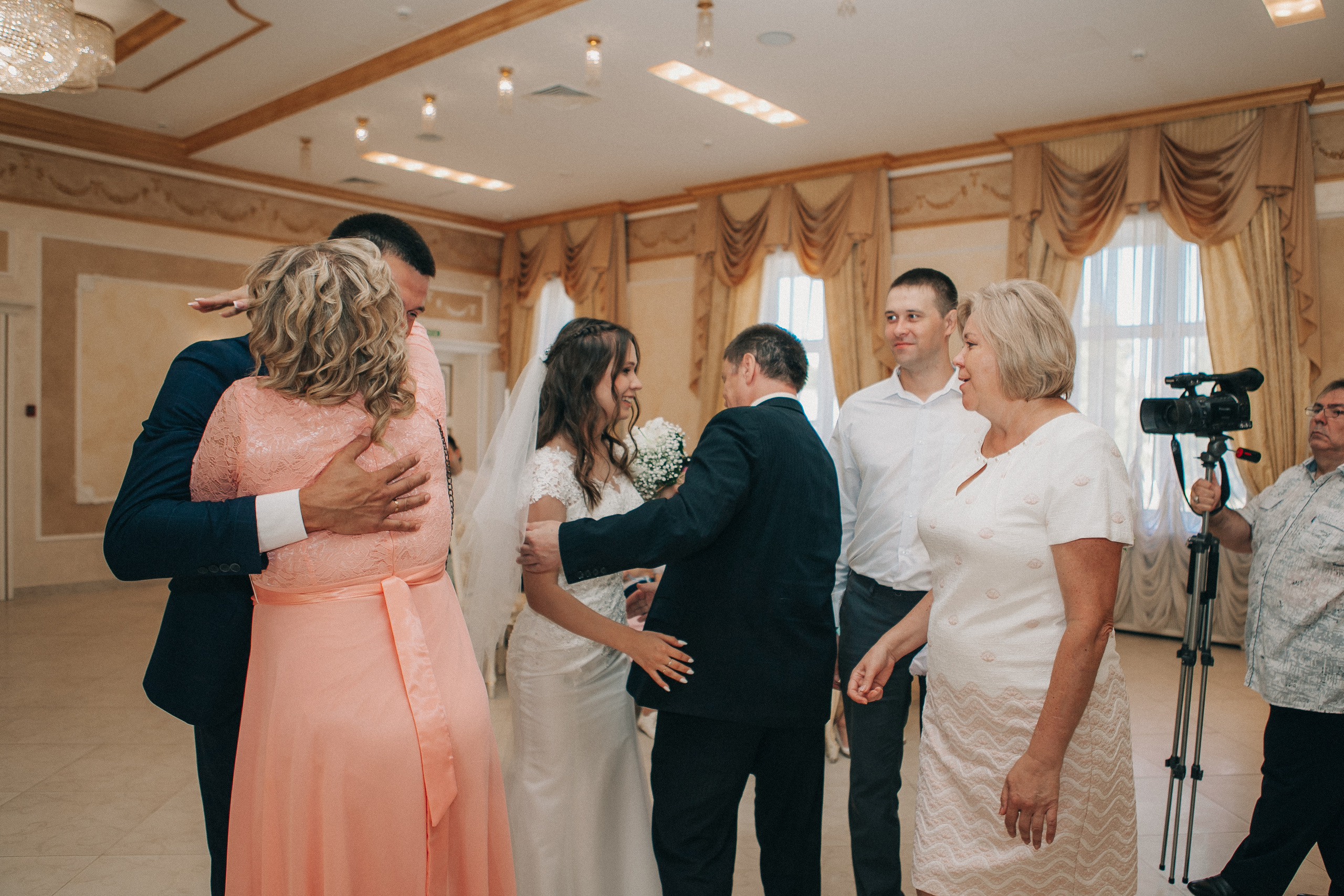 Ксения и Леонид. Бобровая долина, парк Кирова. Свадебный фотограф Юлия Сарапульцева, Ижевск