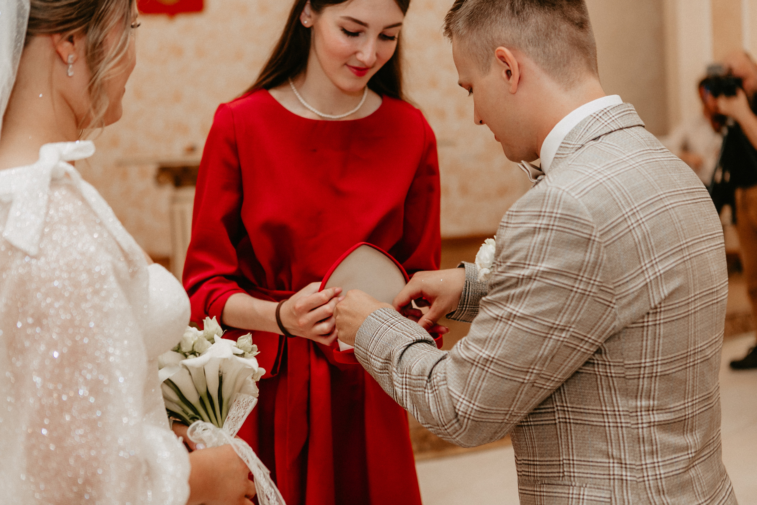 Диана и Илья. Набережная, Президентский дворец. Свадебный фотограф Юлия Сарапульцева, Ижевск