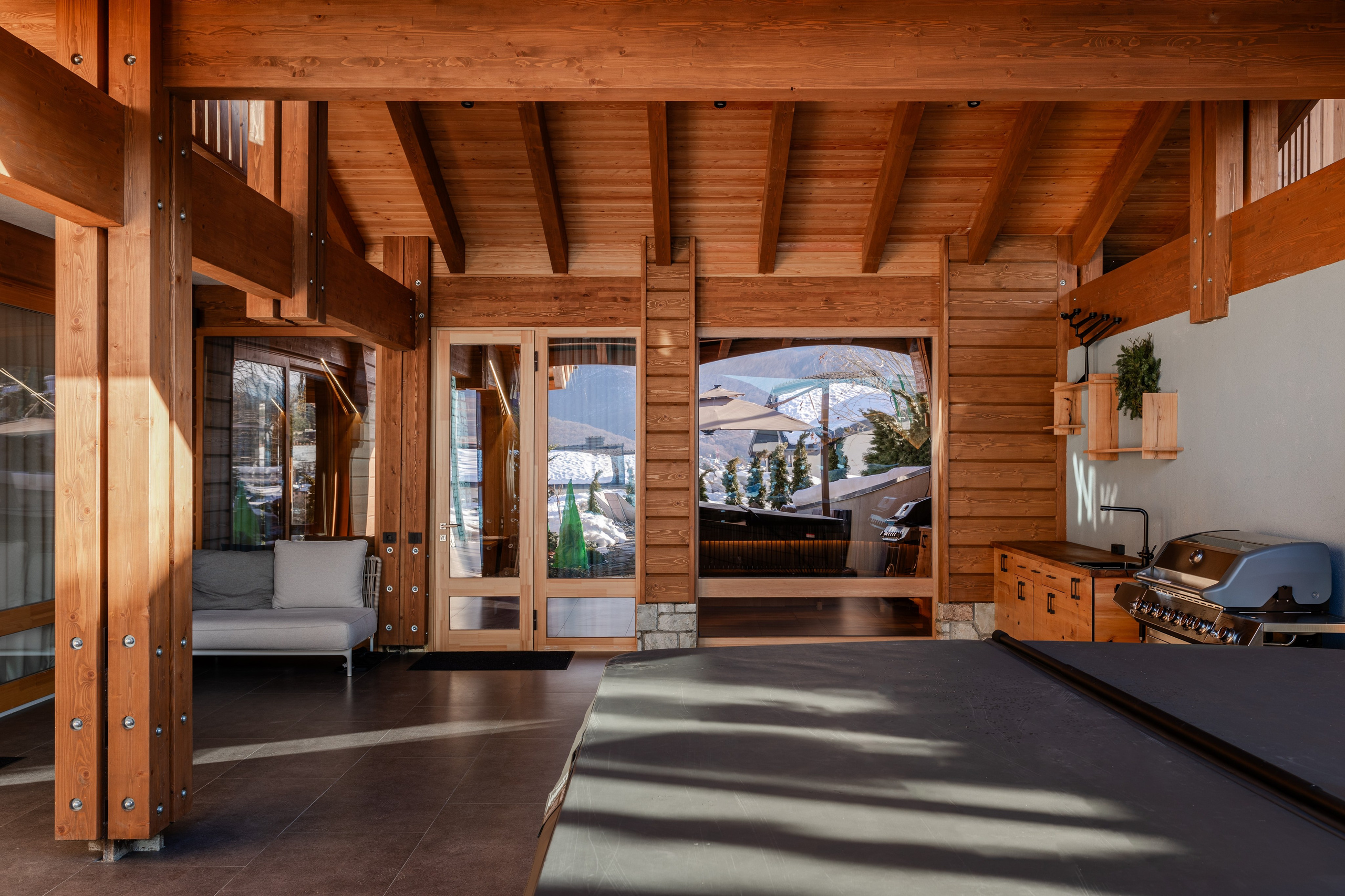 Интерьерная фотосъёмка загородного дома площадью 300 кв м в п. Эстосадок. Интерьерный фотограф Москва