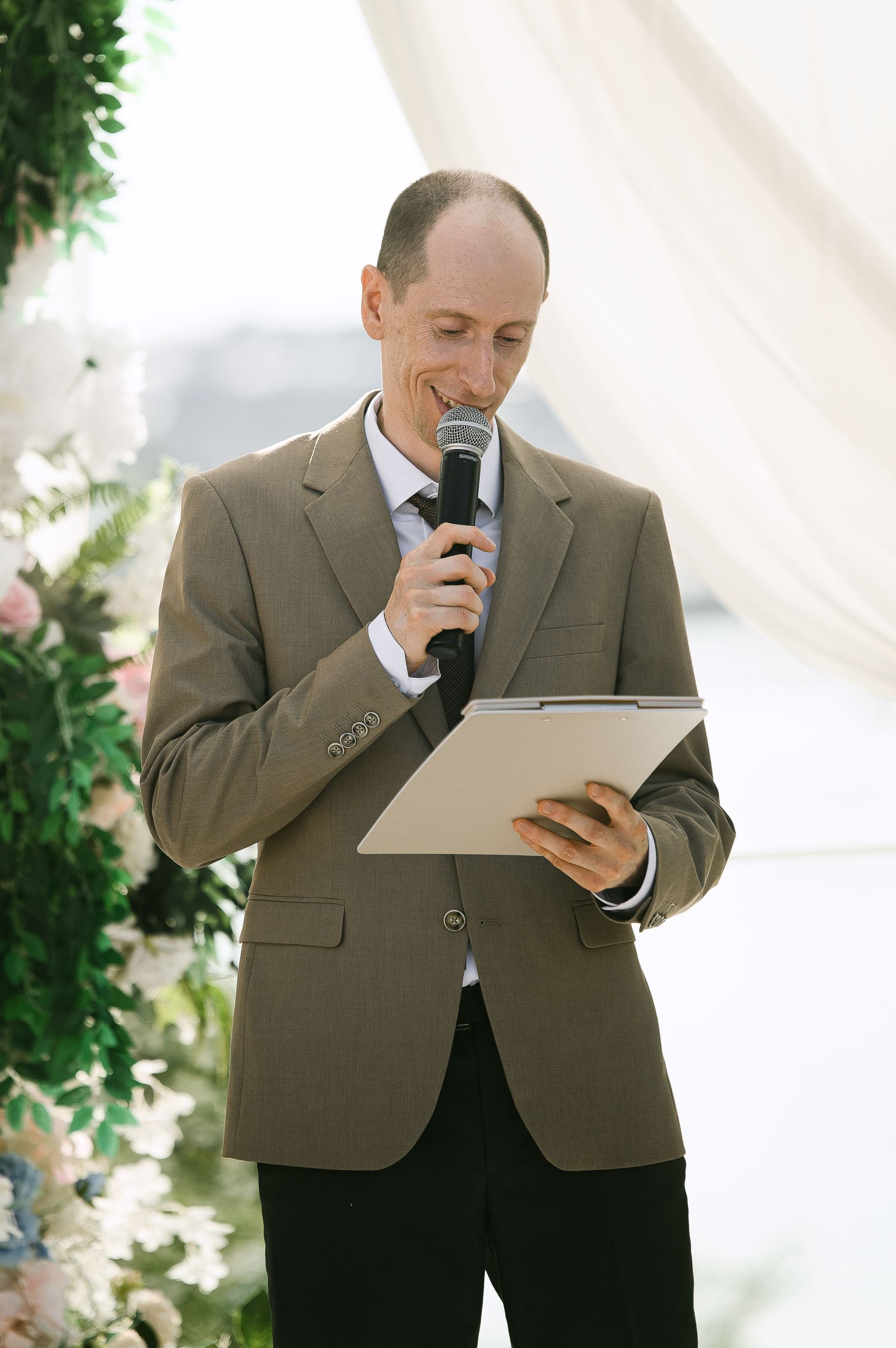 Одним солнечным днем на берегу реки. Евгений Нисковских — свадебный и репортажный фотограф в Тюмени