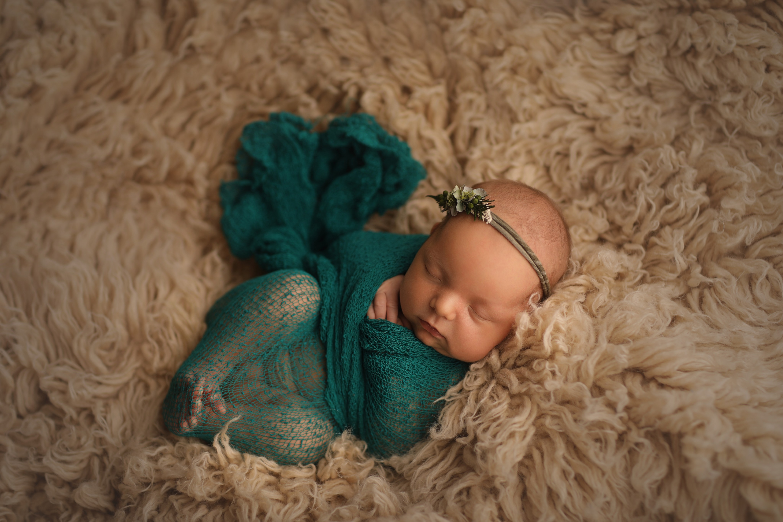 PH @anna_molodykh_newborn.almaty. Retoucher Aleksmokh