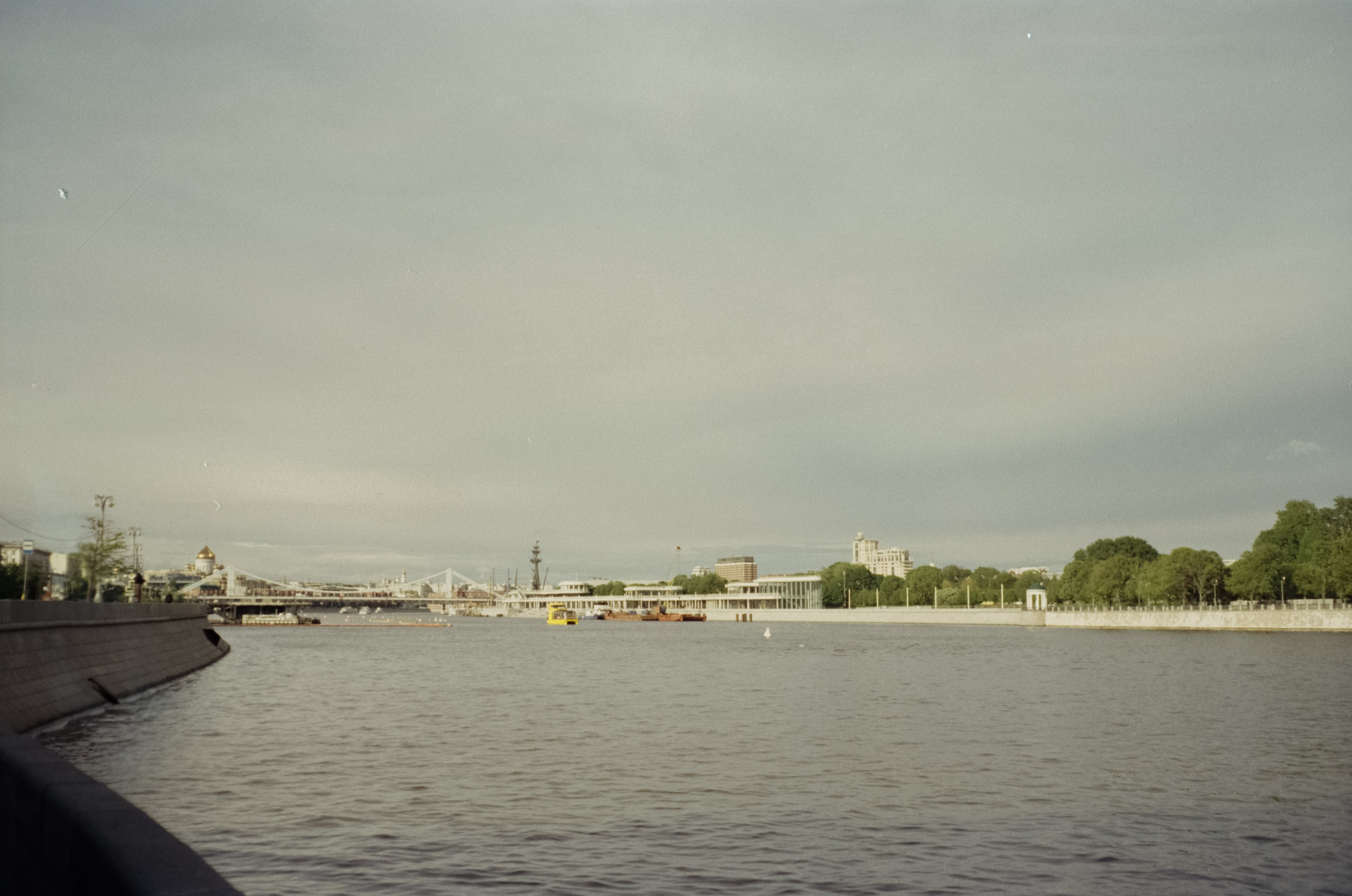 Ricoh FF-1 gray | Perspekriva expired Vision 200D | Фрунзенская набержная 5 мая 2025 года