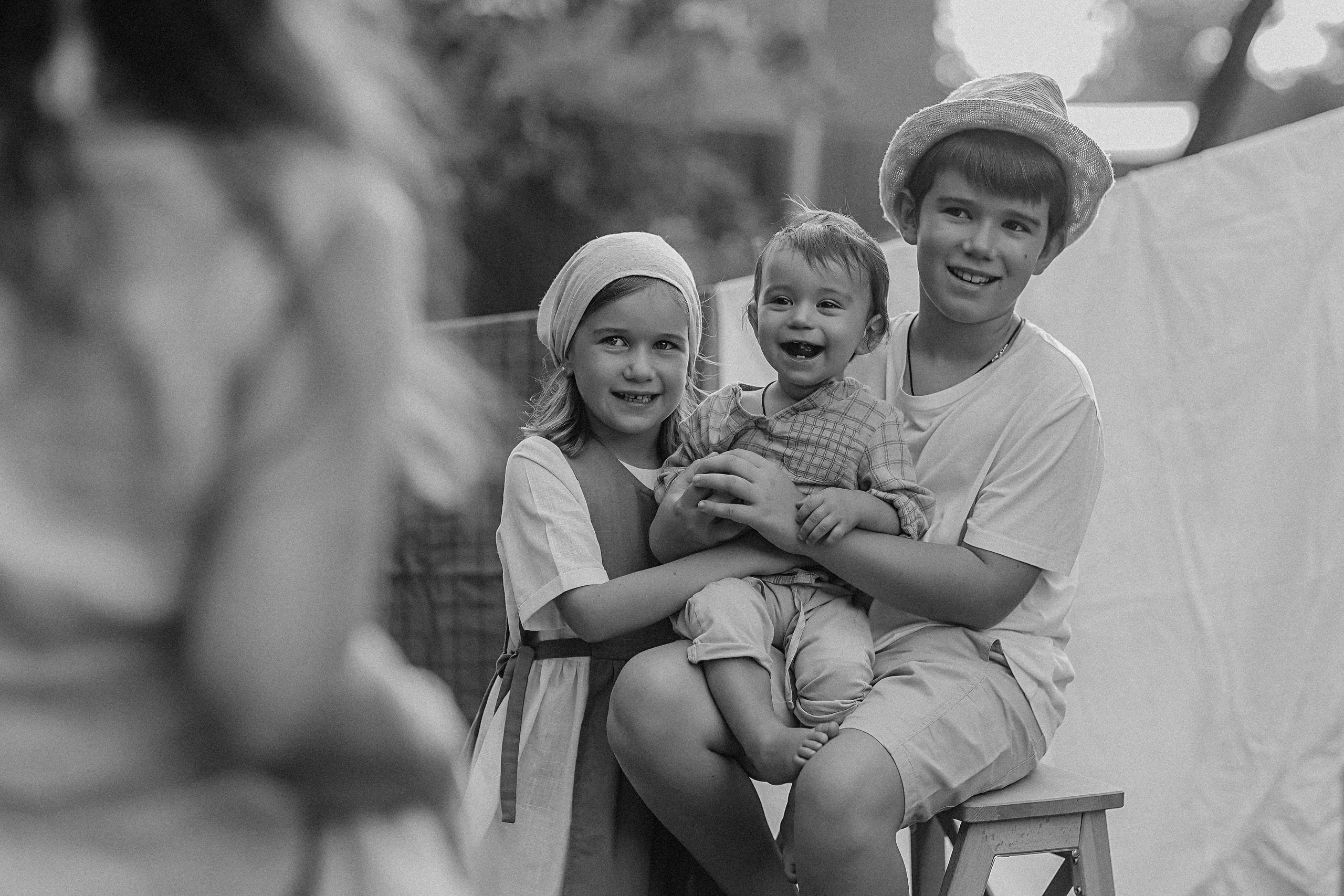 Стирка у дома. Семейный фотограф Тюмень, фотограф на роды Салмина Мария
