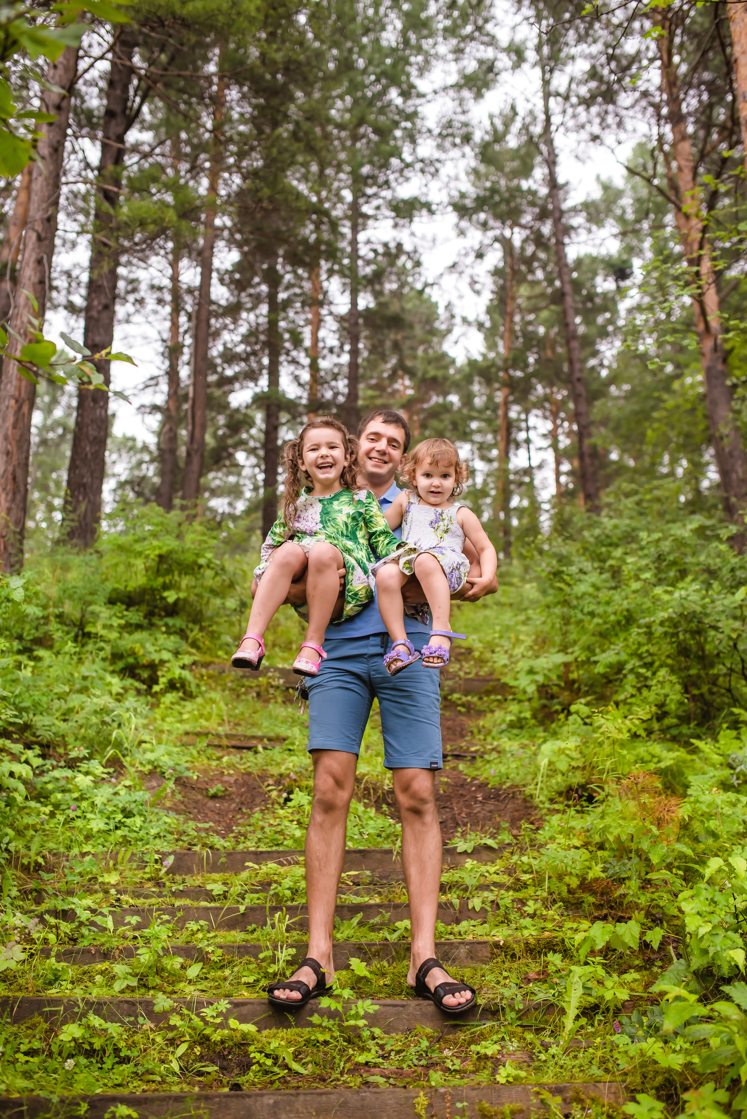 Прогулка Татьяны с семьей. Было 19.00 и шёл дождь. Кто бы мог подумать что полу…. Ольга Ли свадебный семейный фотограф Иркутск