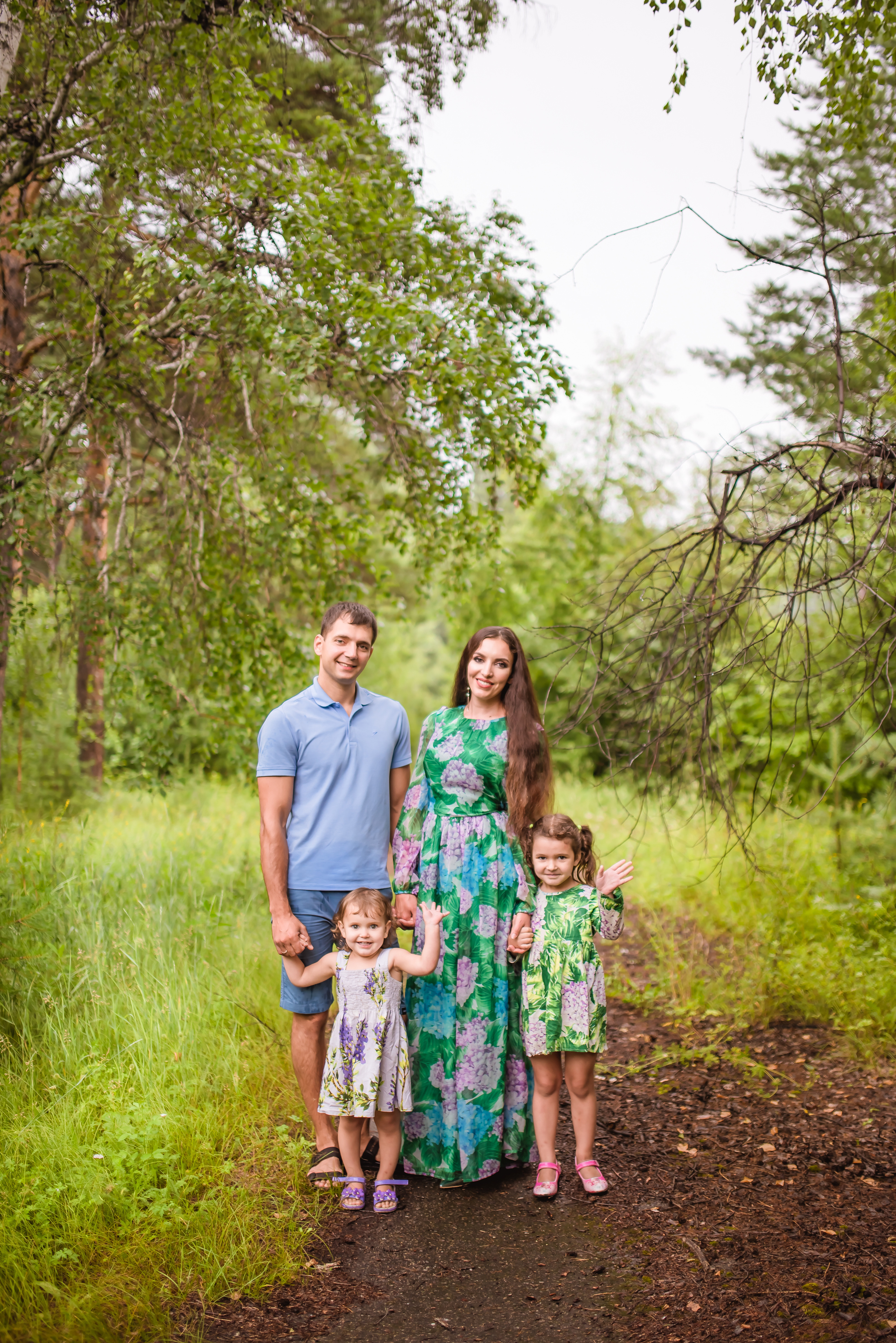 Прогулка Татьяны с семьей. Было 19.00 и шёл дождь. Кто бы мог подумать что полу…. Ольга Ли свадебный семейный фотограф Иркутск