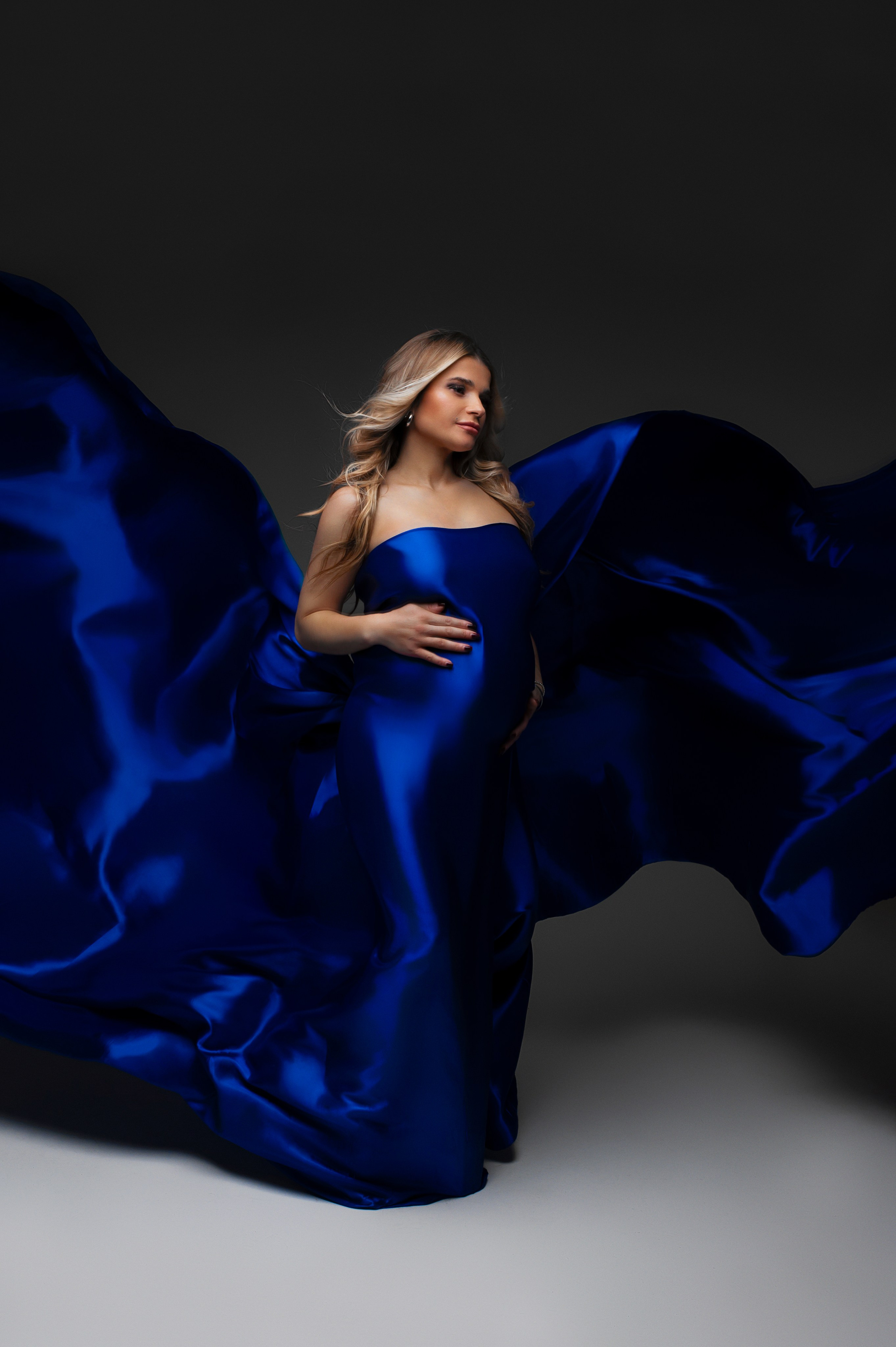 Фотосессия Беременности в Москве в стиле VOGUE "Всё включено". Стильная Фотосессия беременности в ткани.