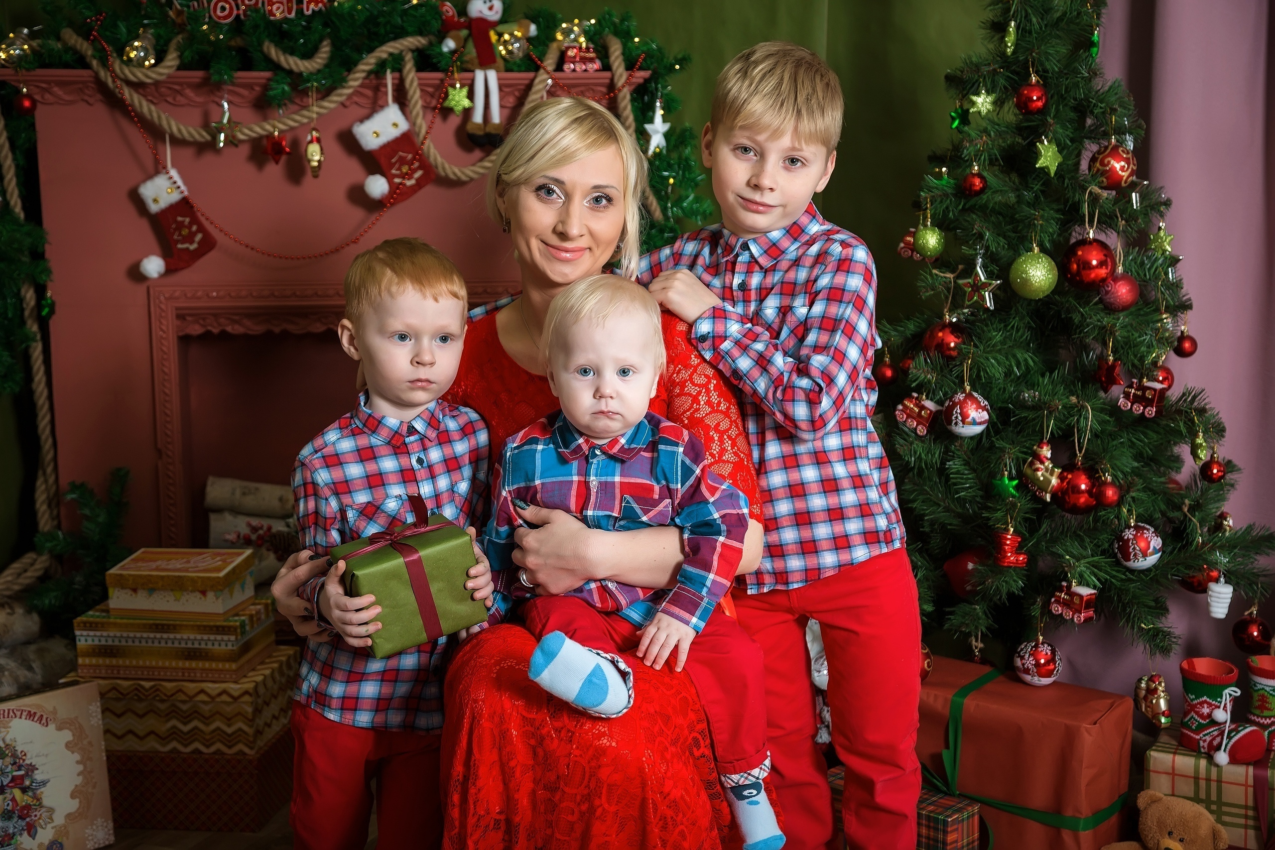 © Фотостудия "Олеся". Все права защищены. "Любое использование или копирование материалов или элементов дизайна сайта допускается только с разрешения правообладателя и со ссылкой на источник".