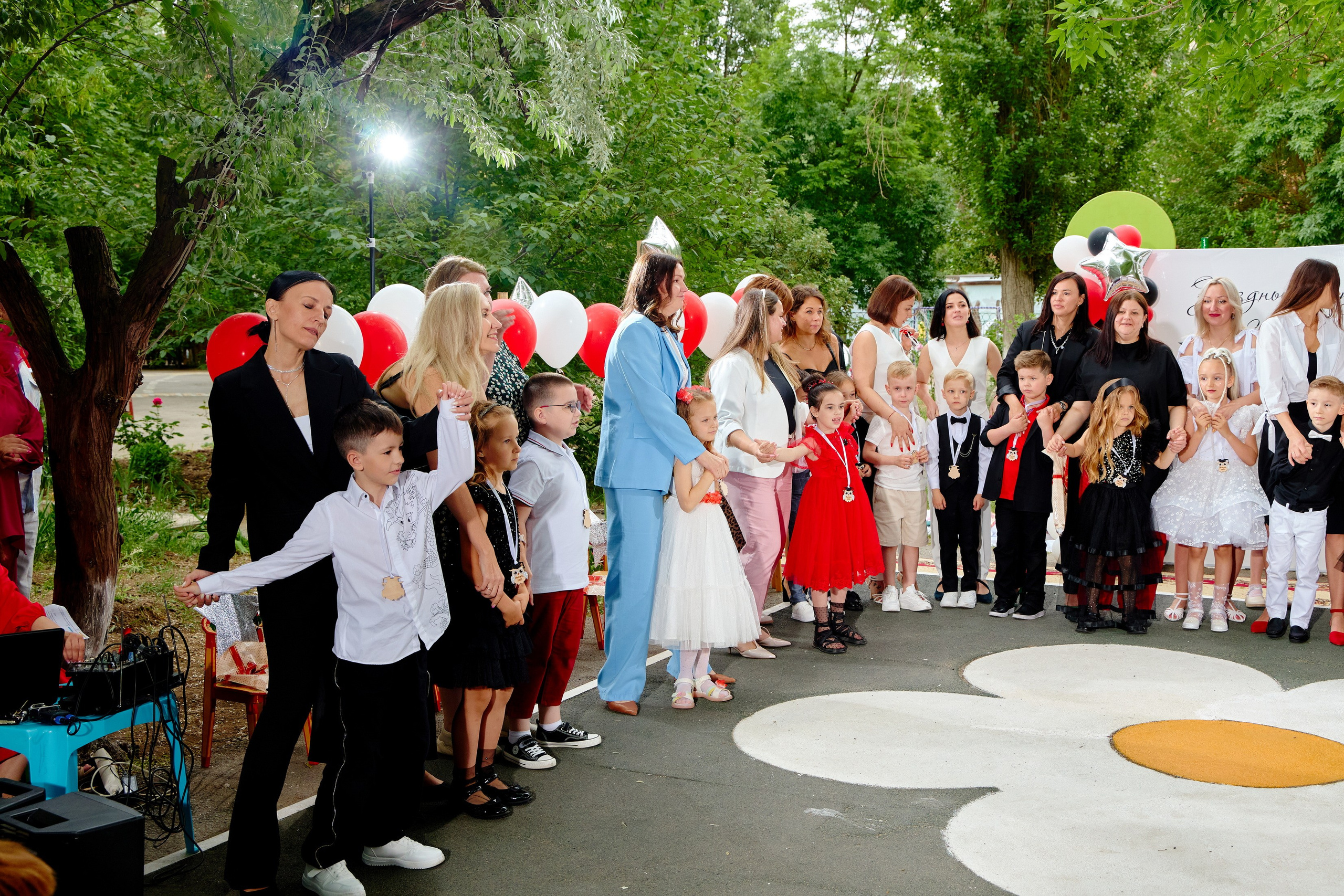 Выпускной 45 сад. Фотограф Выпускные альбомы Таганрог Сергей Коробченко