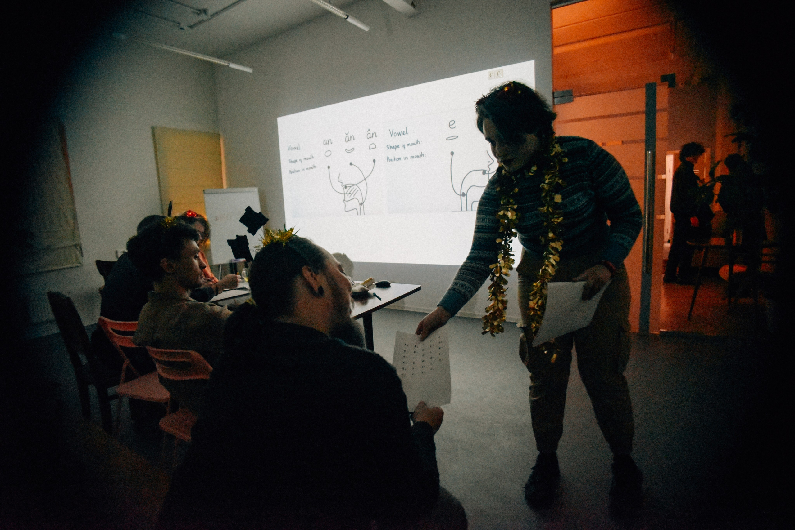 ЧТО ТЫ МЕЛЕШь Вечер вьетнамского караоке. Фотограф Лола Волна, город Москва