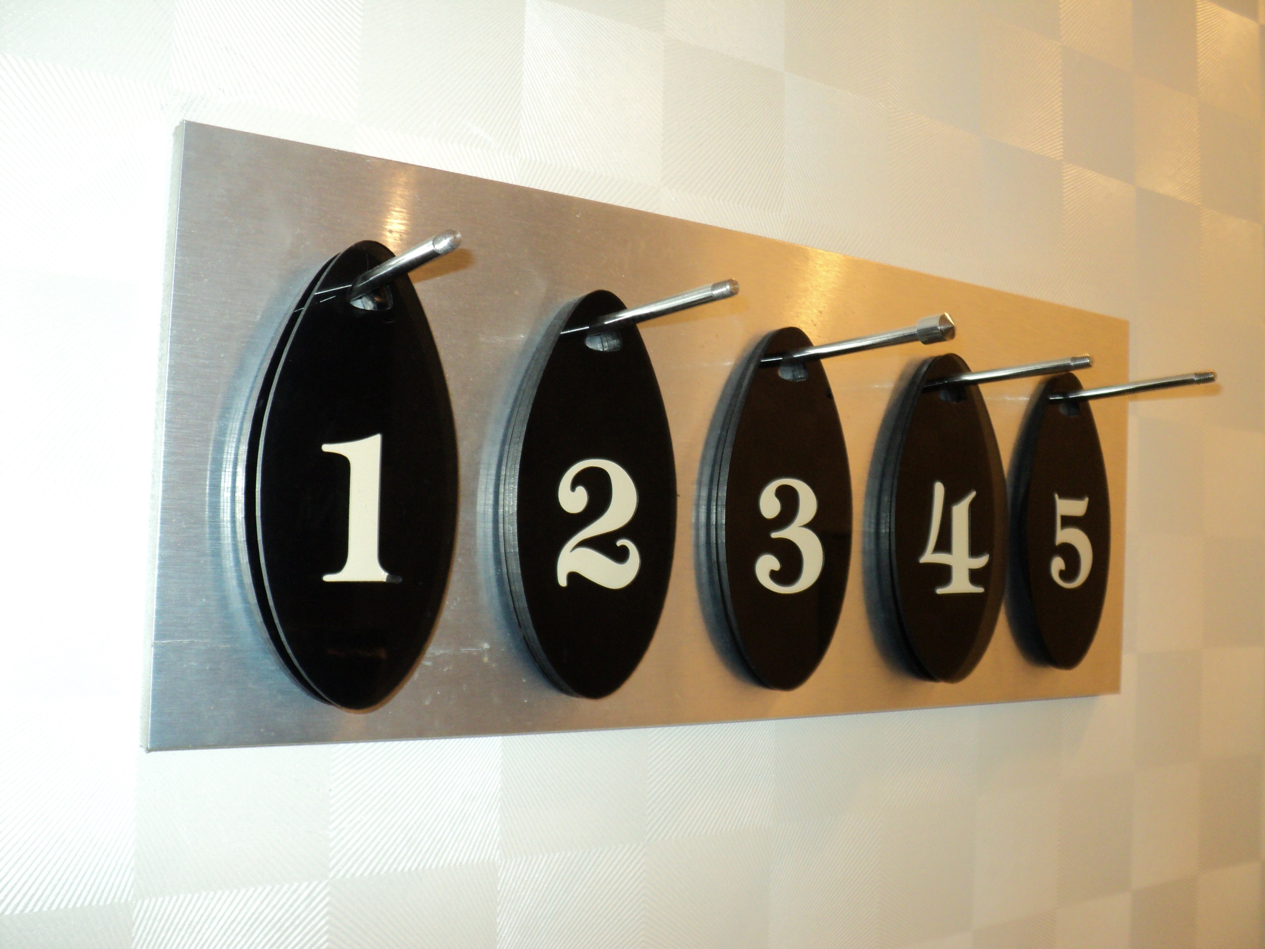 Август 2025. Den Mirov — Фотограф, Музыкант