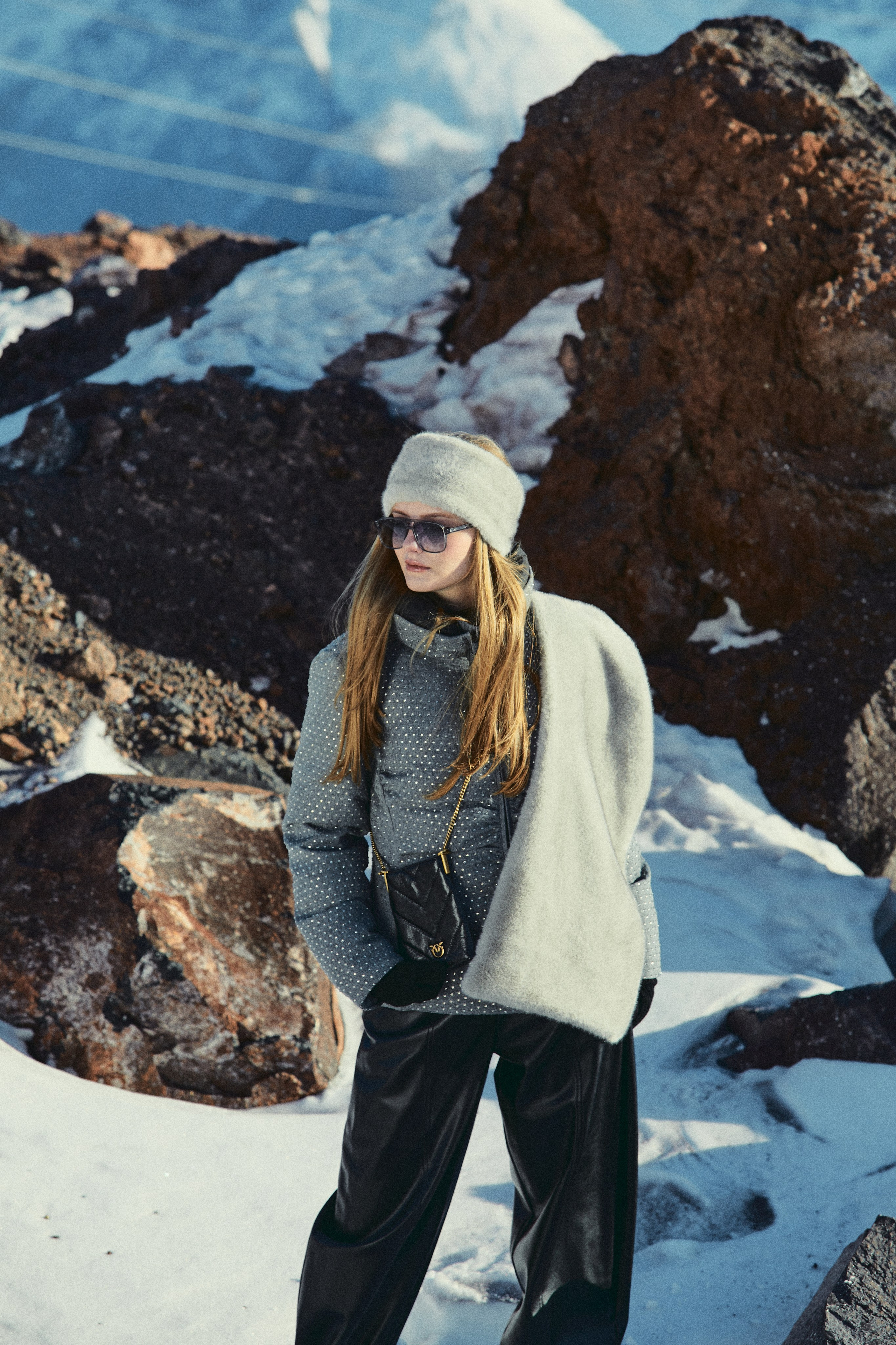 Съемка для бренда одежды в горах под ключ. Фотограф Продюсер в горах КБР / Москва  Нальчик Горы