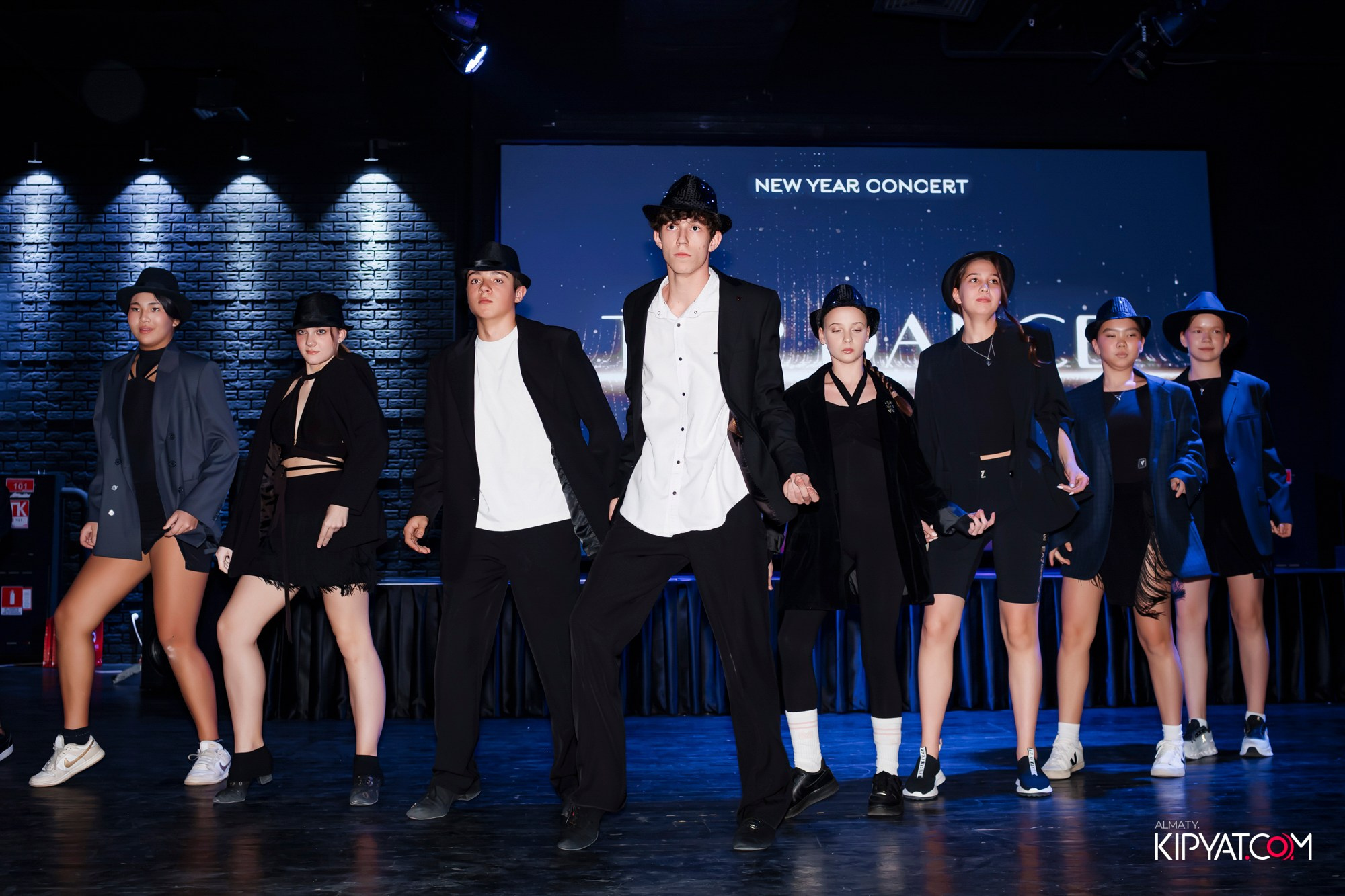 НОВОГОДНИЙ КОНЦЕРТ ШКОЛЫ ТАНЦА TOP DANCE. КИПЯТКОМ АЛМАТЫ! Фотосъемка мероприятий в Алматы