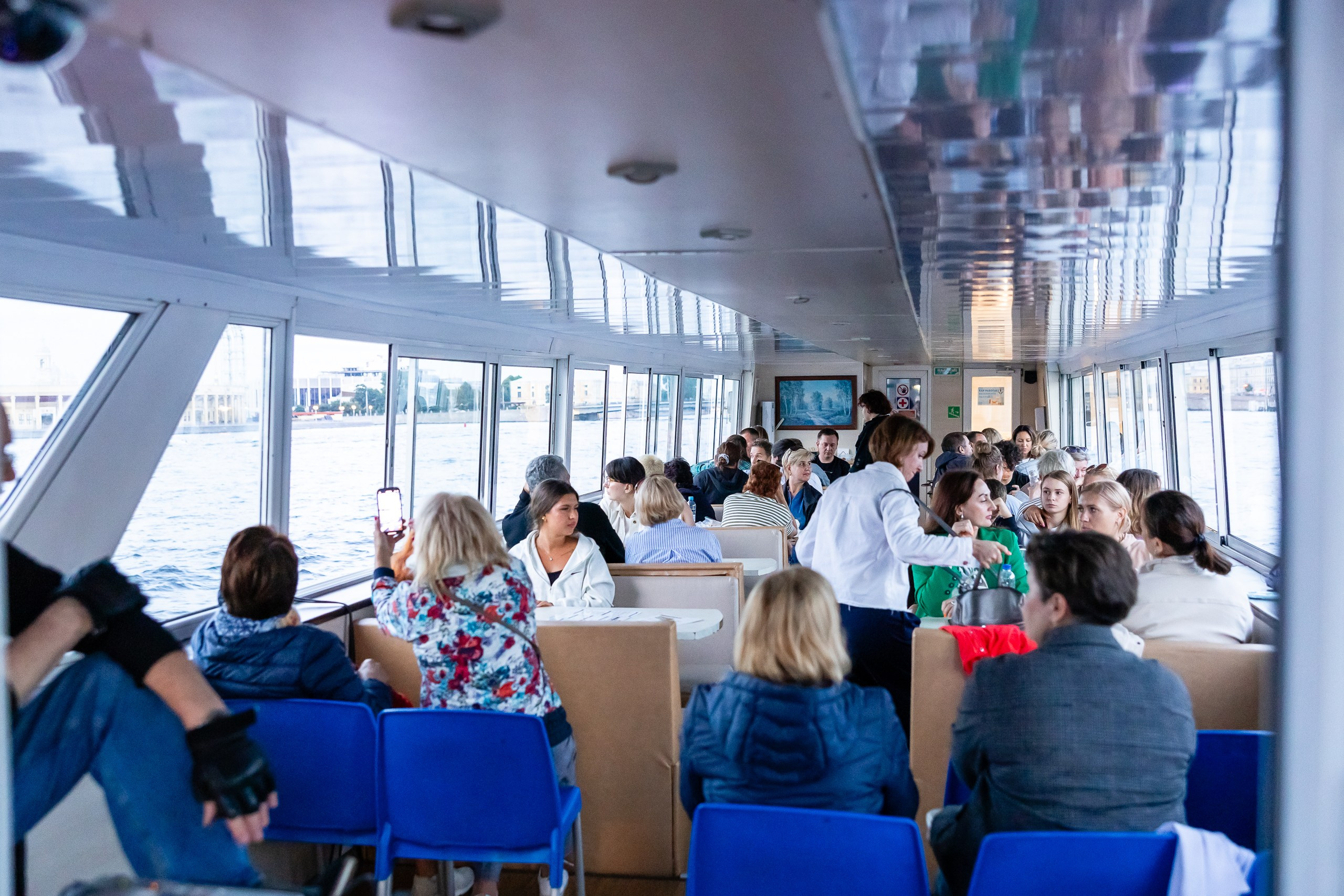 Экскурсия на двухпалубном теплоходе по Неве. Фотограф в Санкт-Петербурге — Сергей Петров