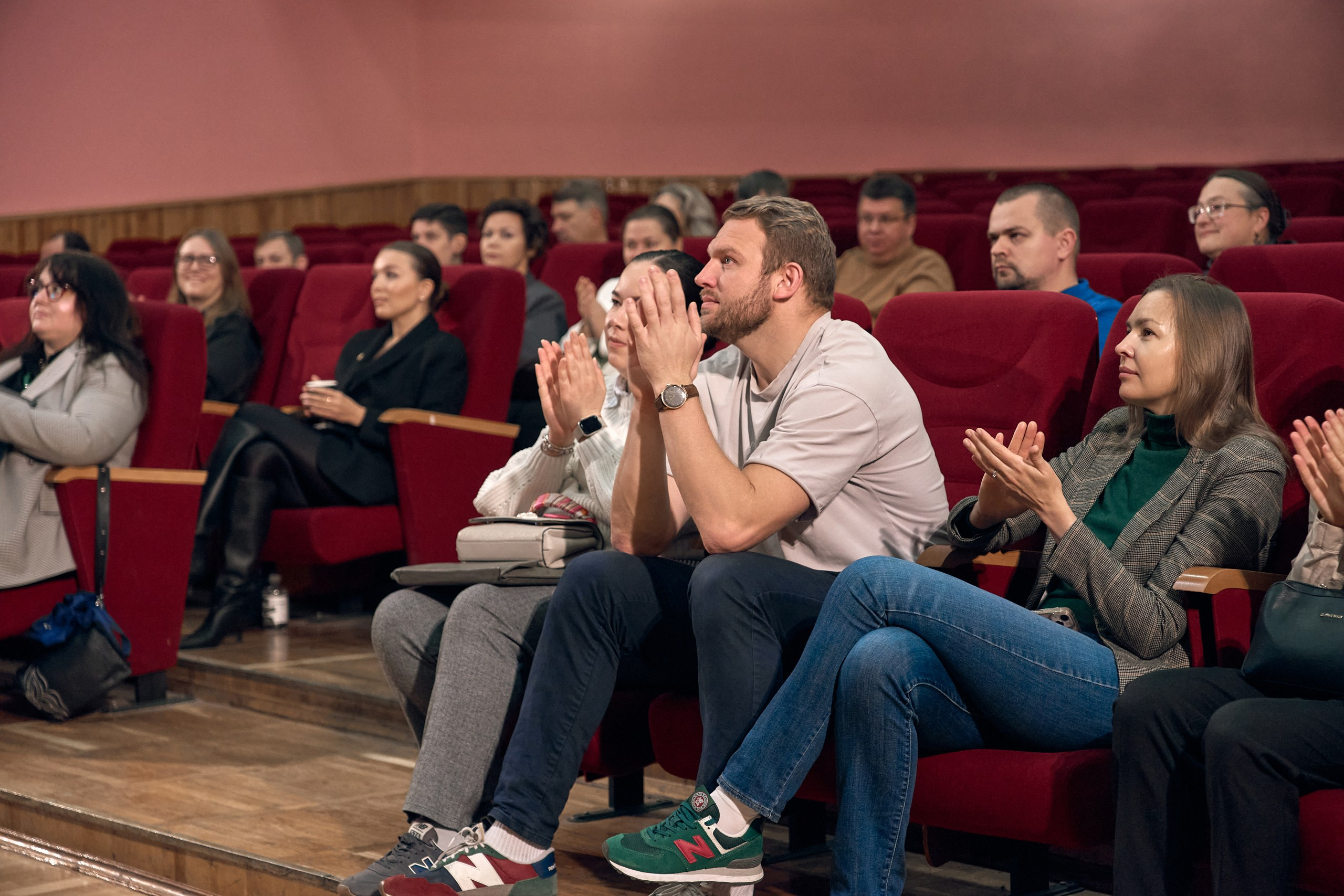 Встреча в издательстве «Наука». Контент-фотограф в Москве Тима Забабурин