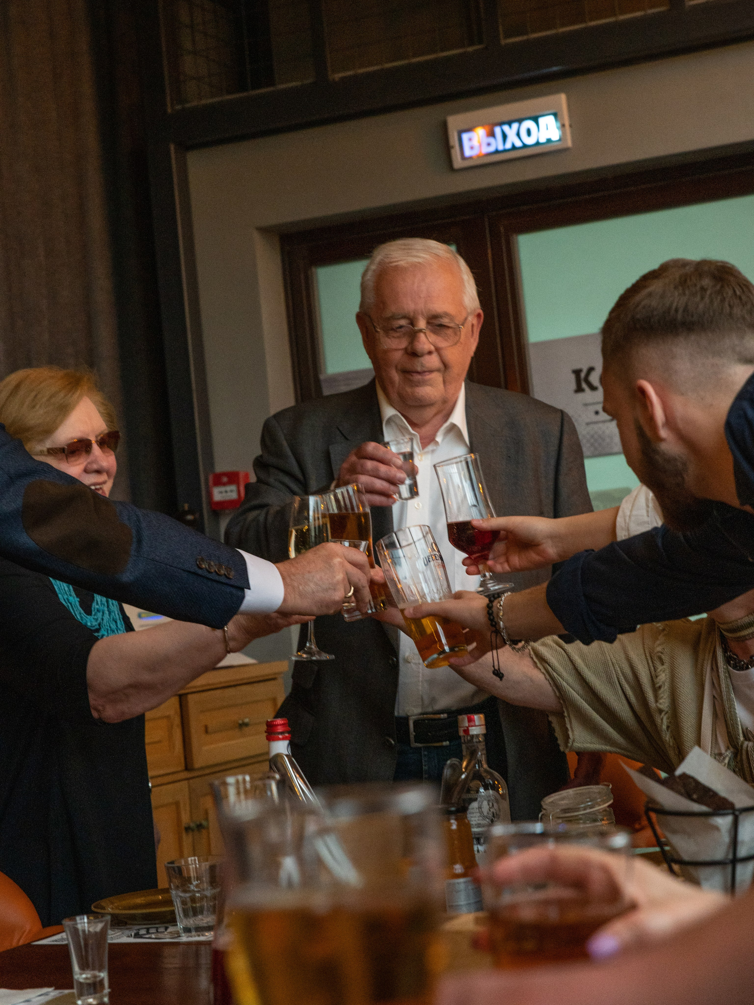 Взрослые праздники. Предметный и репортажный фотограф в Москве