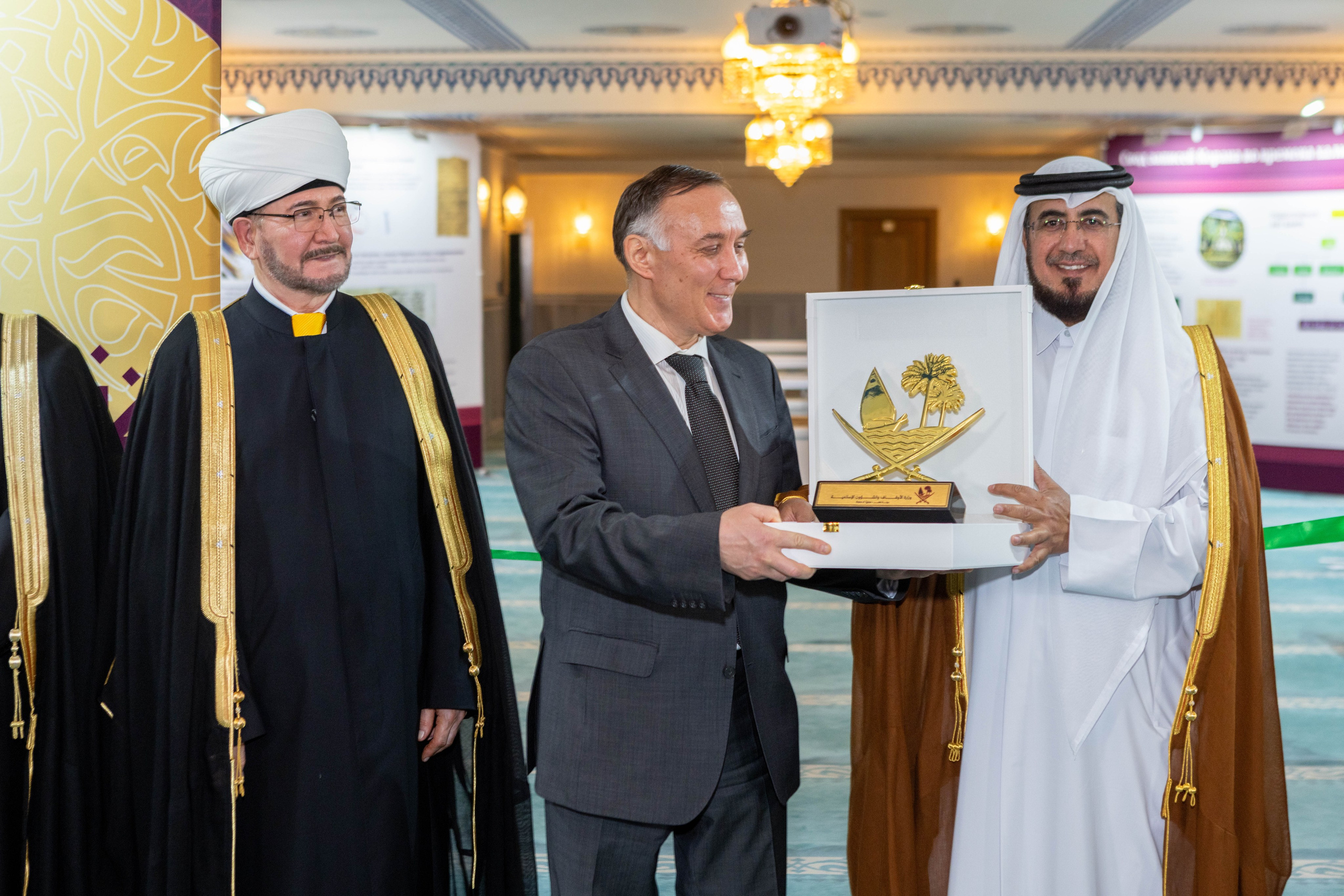 Открытие выставки Мир Корана. Рекламный, предметный, репортажный, семейный фотограф и художник в Москве