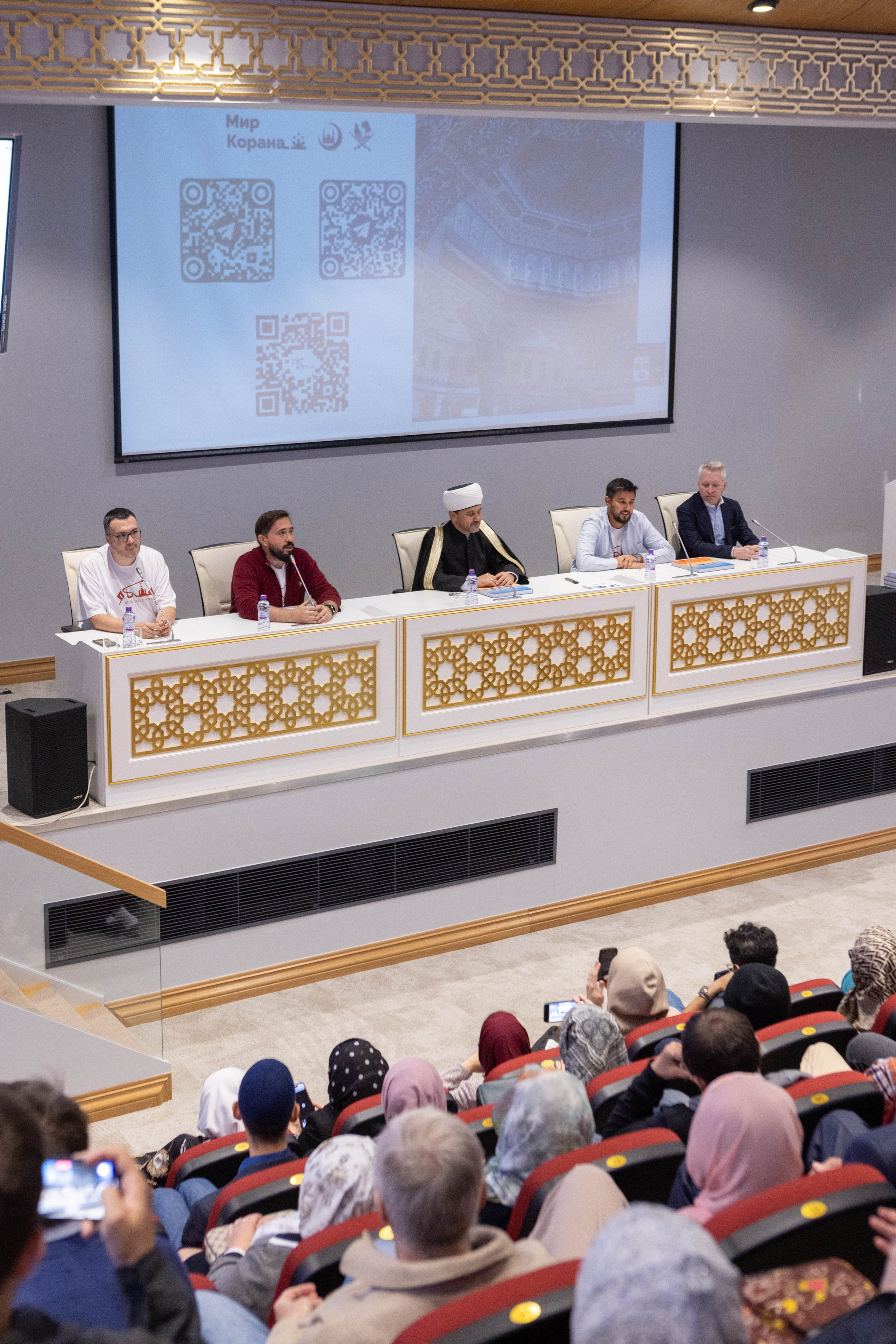 Репортаж с презентации книги — «Москва: город вязевый». Рекламный, предметный, репортажный, семейный фотограф и художник в Москве