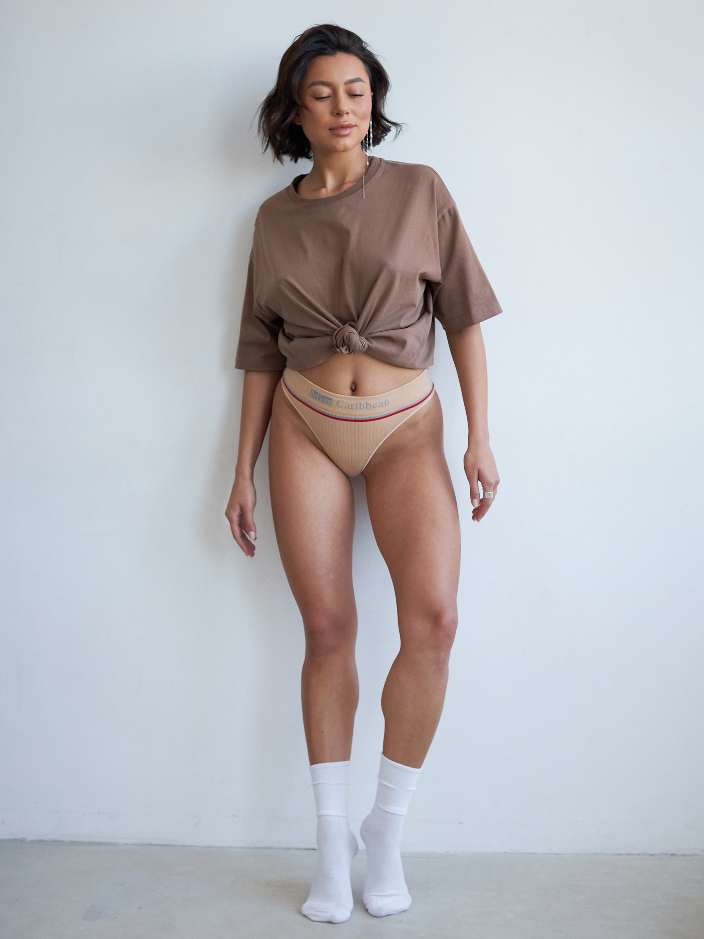 Фотосъемка женских трусиков Екатеринбург Wildberries ВБ Ozon Озон фотосессия белья Екб заказать цена фотосъемка товара WB белье карточки. Фотограф Екатеринбург Анастасия Жерновская | Маркетплейсы и нейрофото