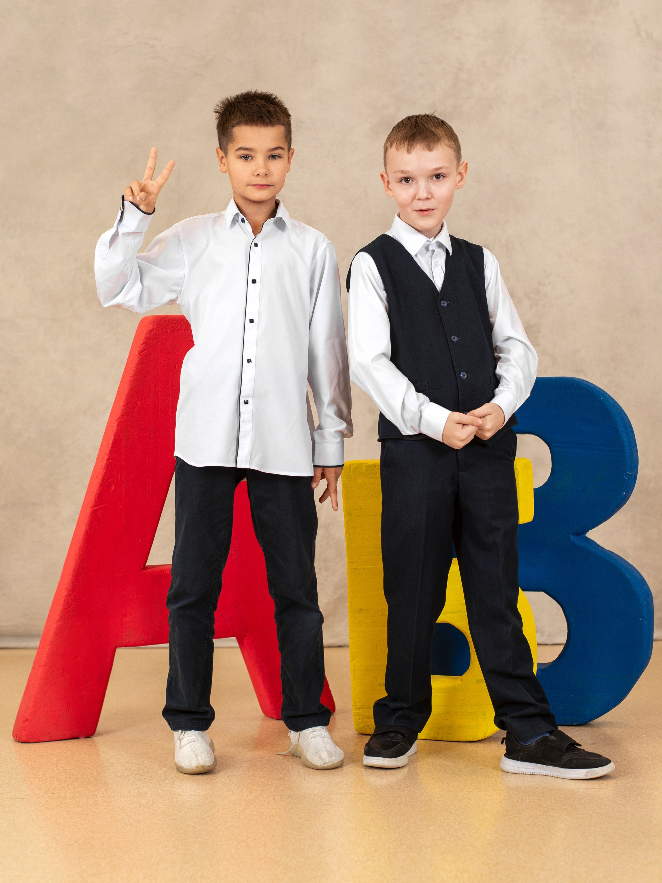 Общие фотографии 1-11 класс. Выпускные альбомы в Тюмени для школ, садов, вузов спортивных секций