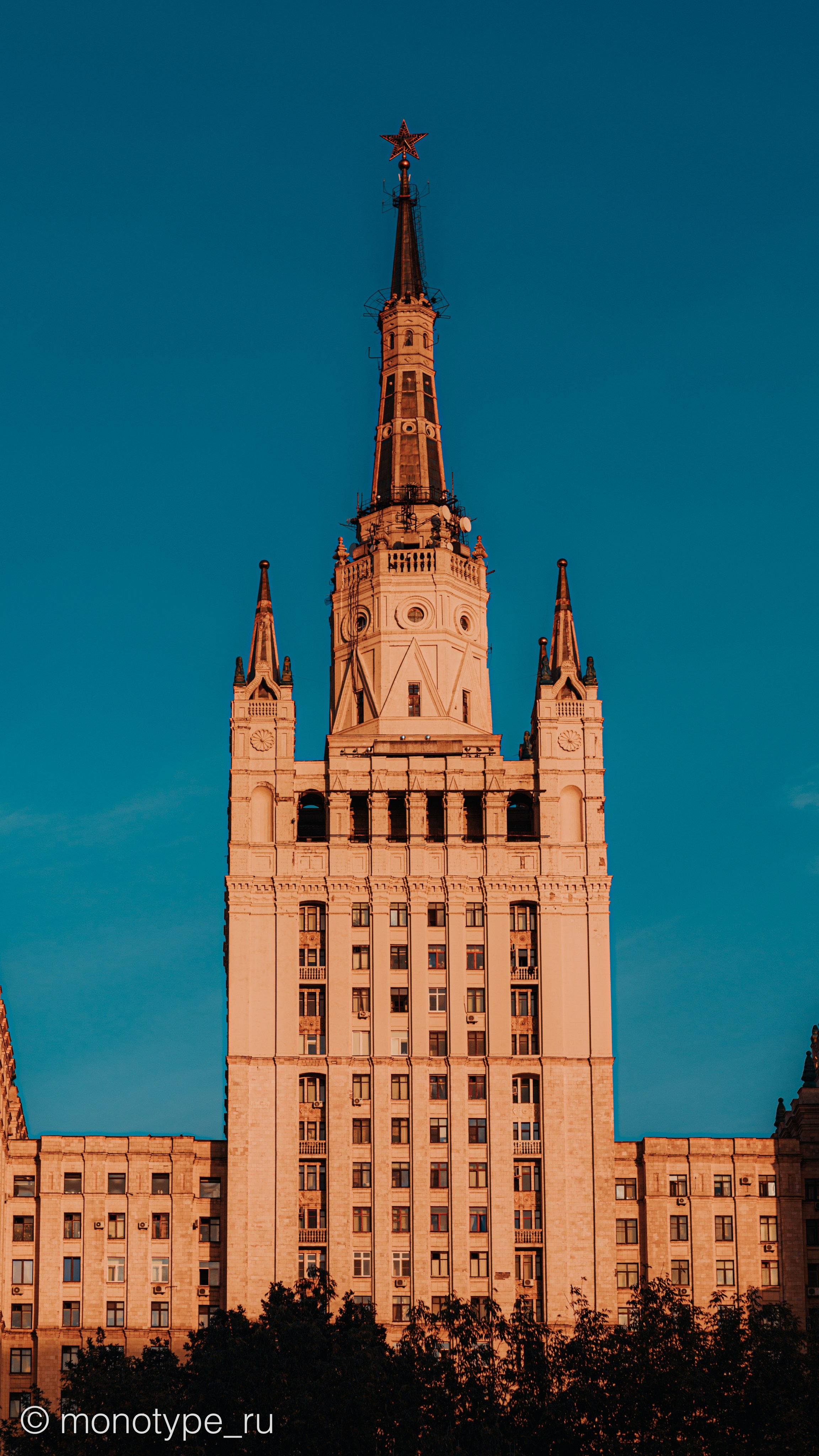 ST. BARRICADE. MOSCOW / БАРРИКАДНАЯ. МОСКВА