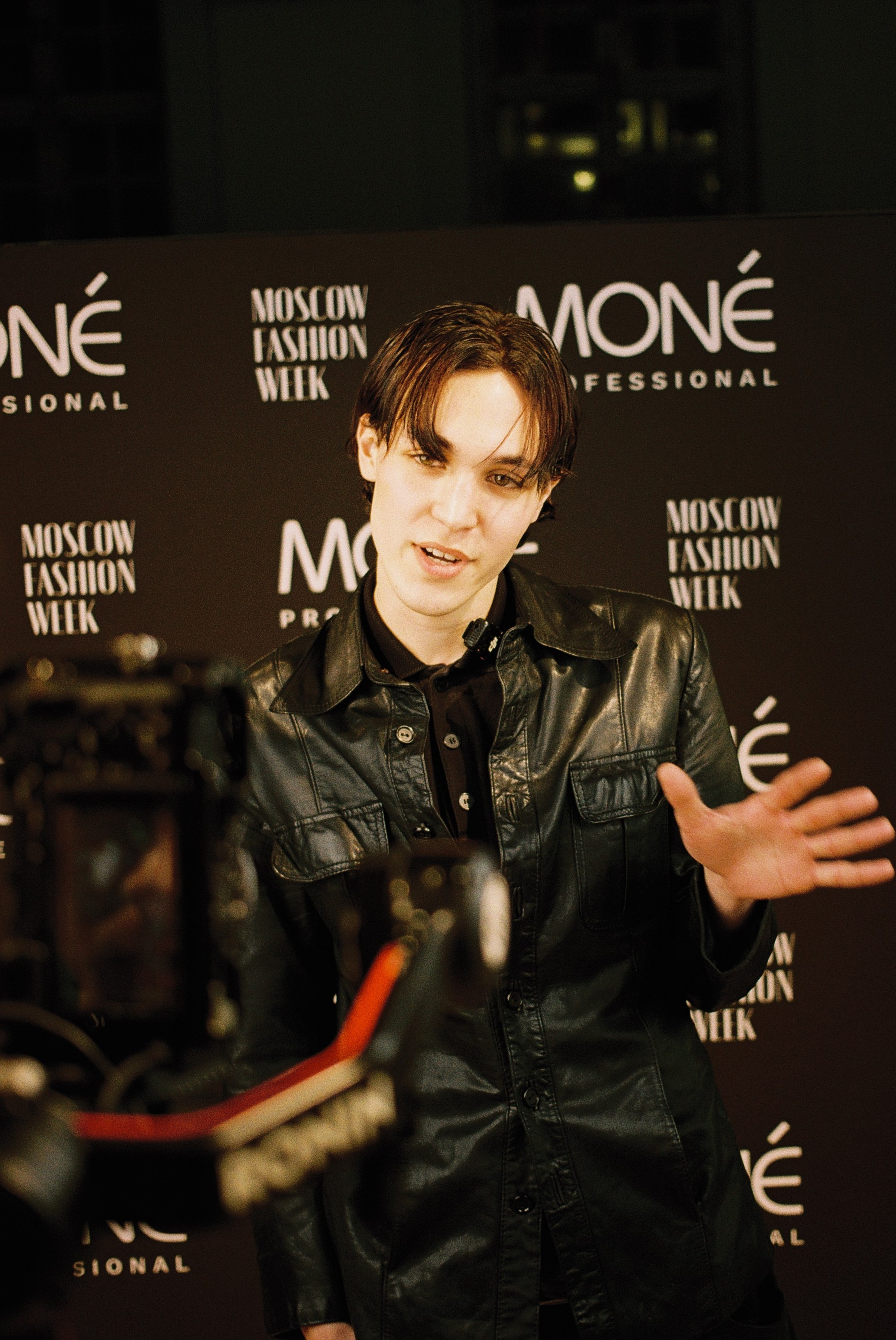 День 2. Плёночный фотограф Москва, Саша Звук