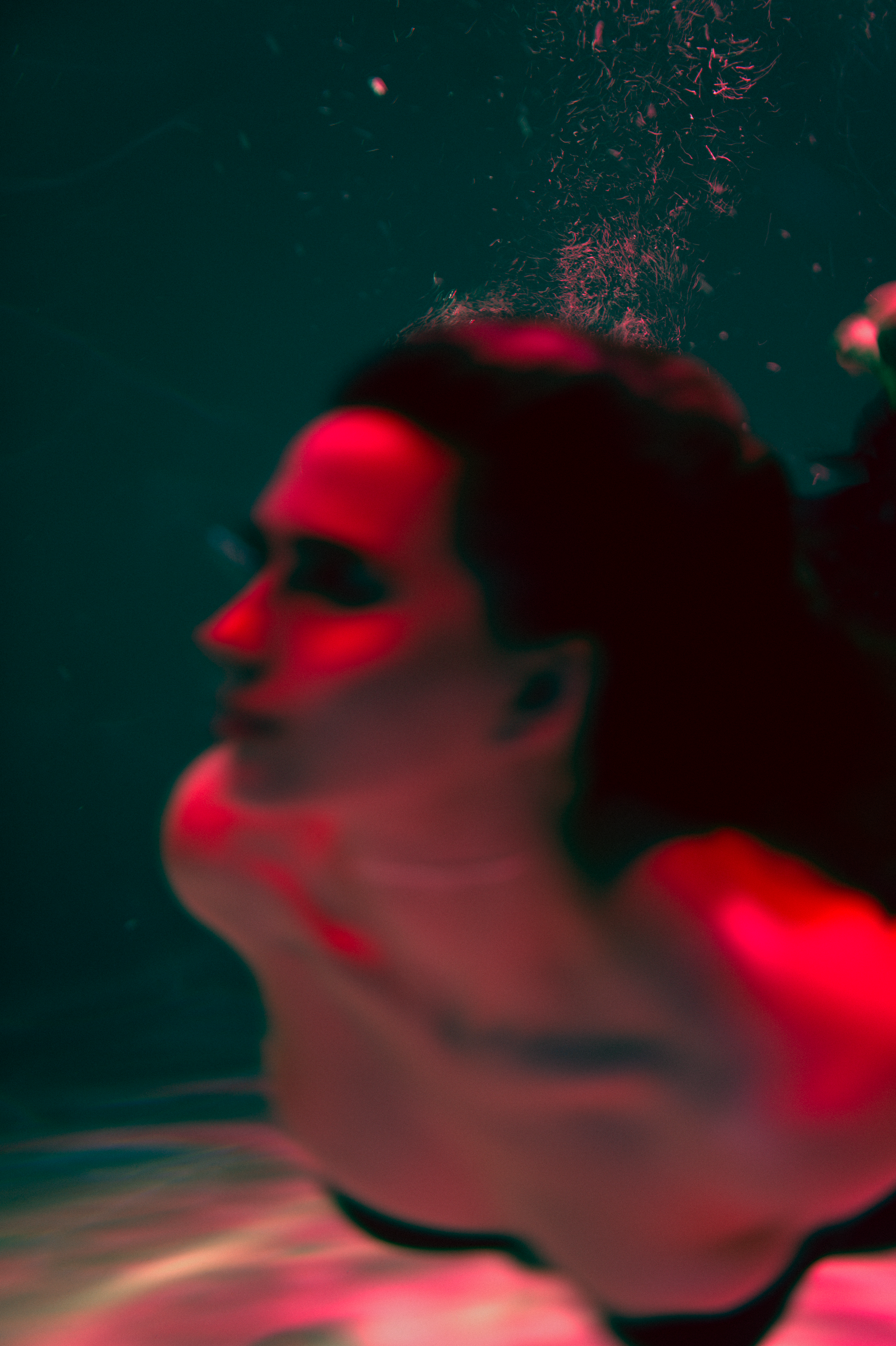 Под водой. Фотограф Екатерина Золотовская. Портретные, семейные и креативные фотосессии в Москве