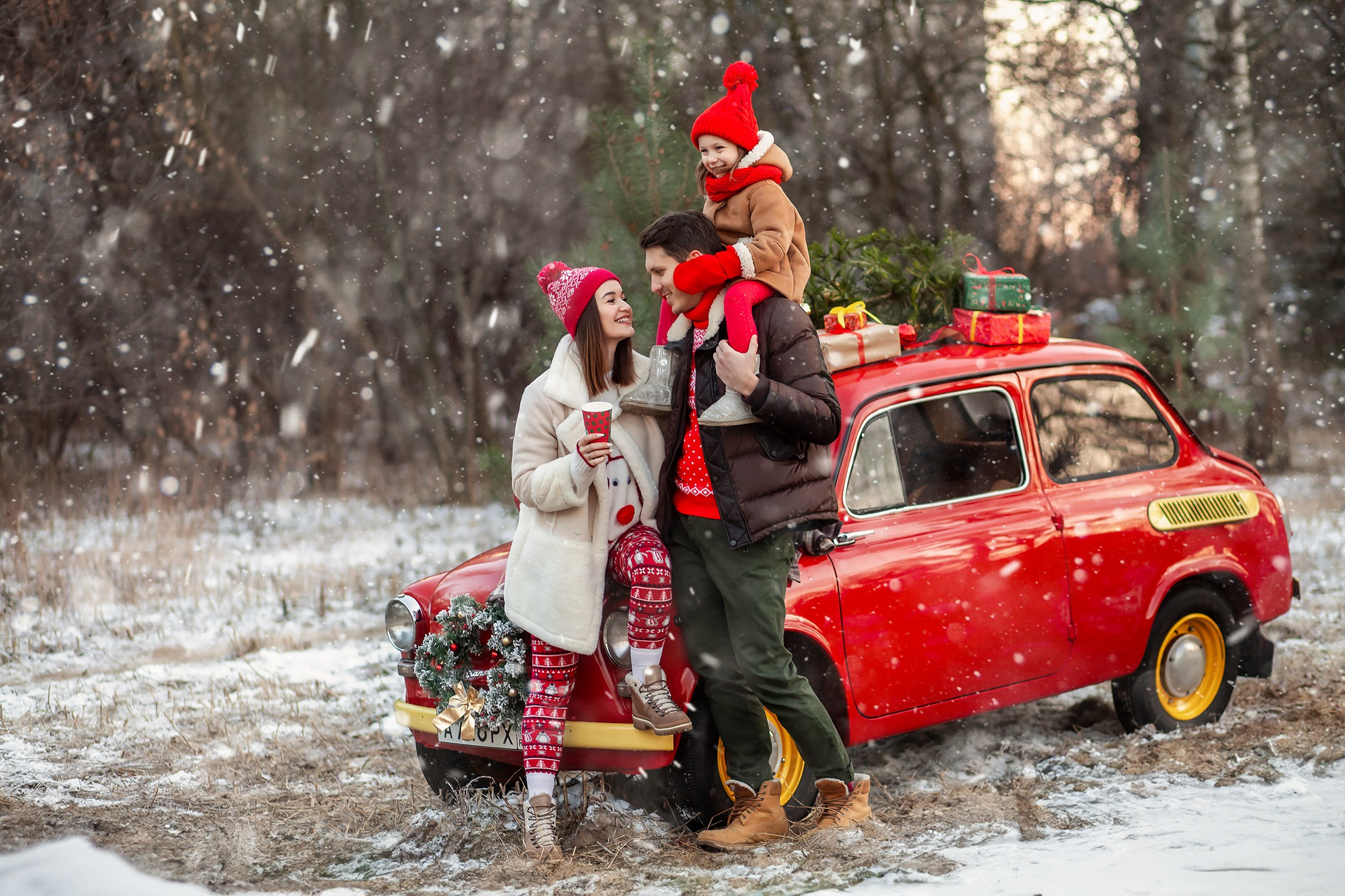 Семейная фотосессия с ретро-автомобилем