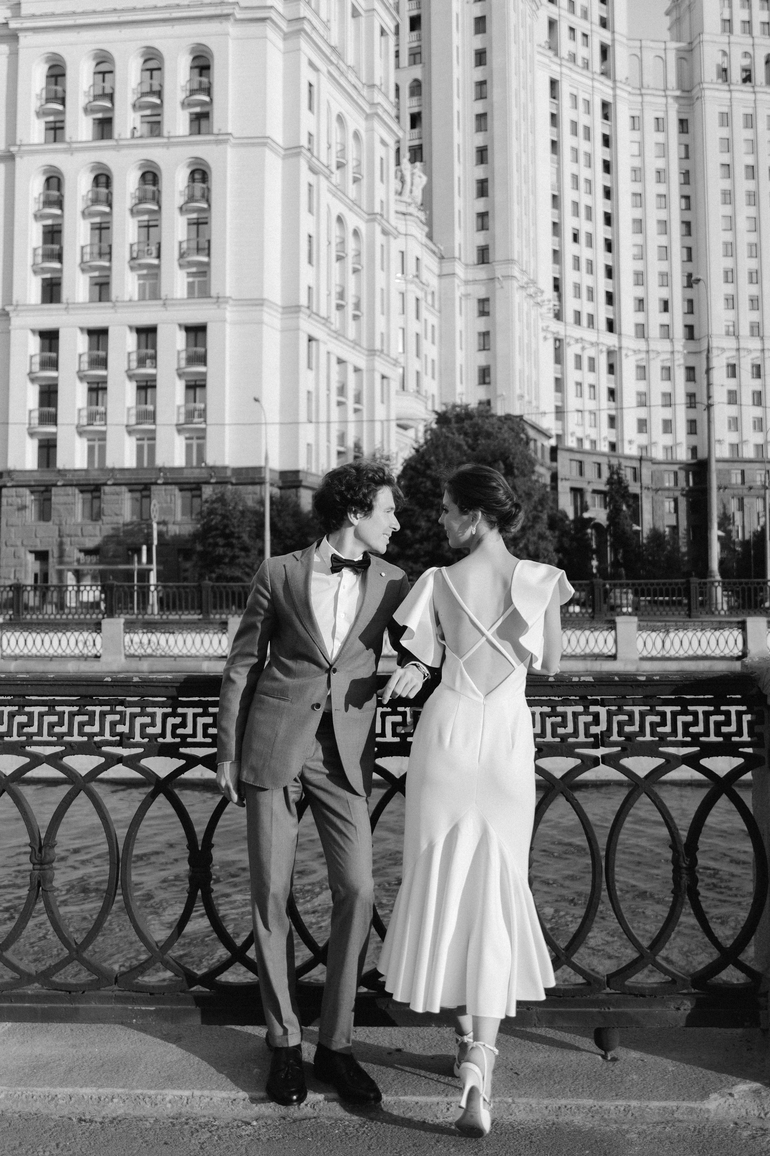 Кирилл и Юлия, роспись и прогулка по улочкам Китай города на закате. Свадебный и портретный фотограф в Москве Кристина Золотова