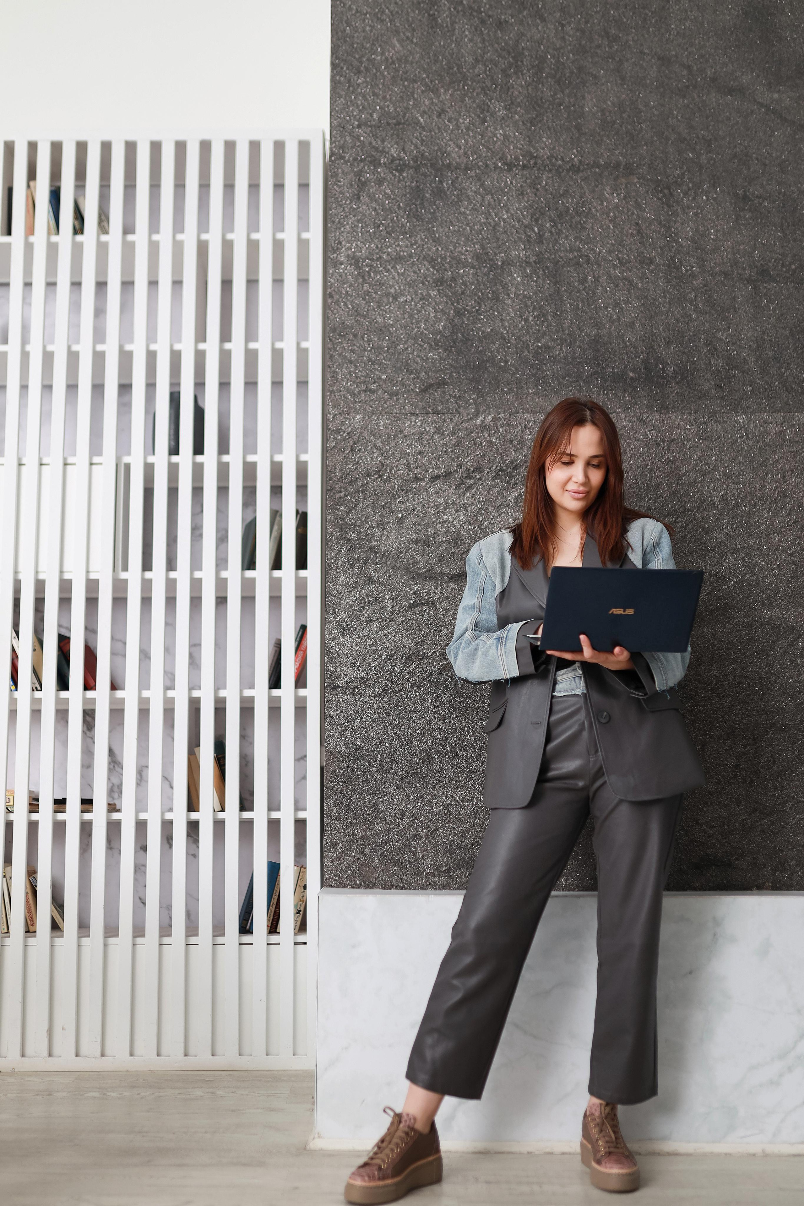 Саида, владелица бренда одежды, оптовый селлер. Фотограф в Москве Ксения Мокрушина | Brand & Women photographer
