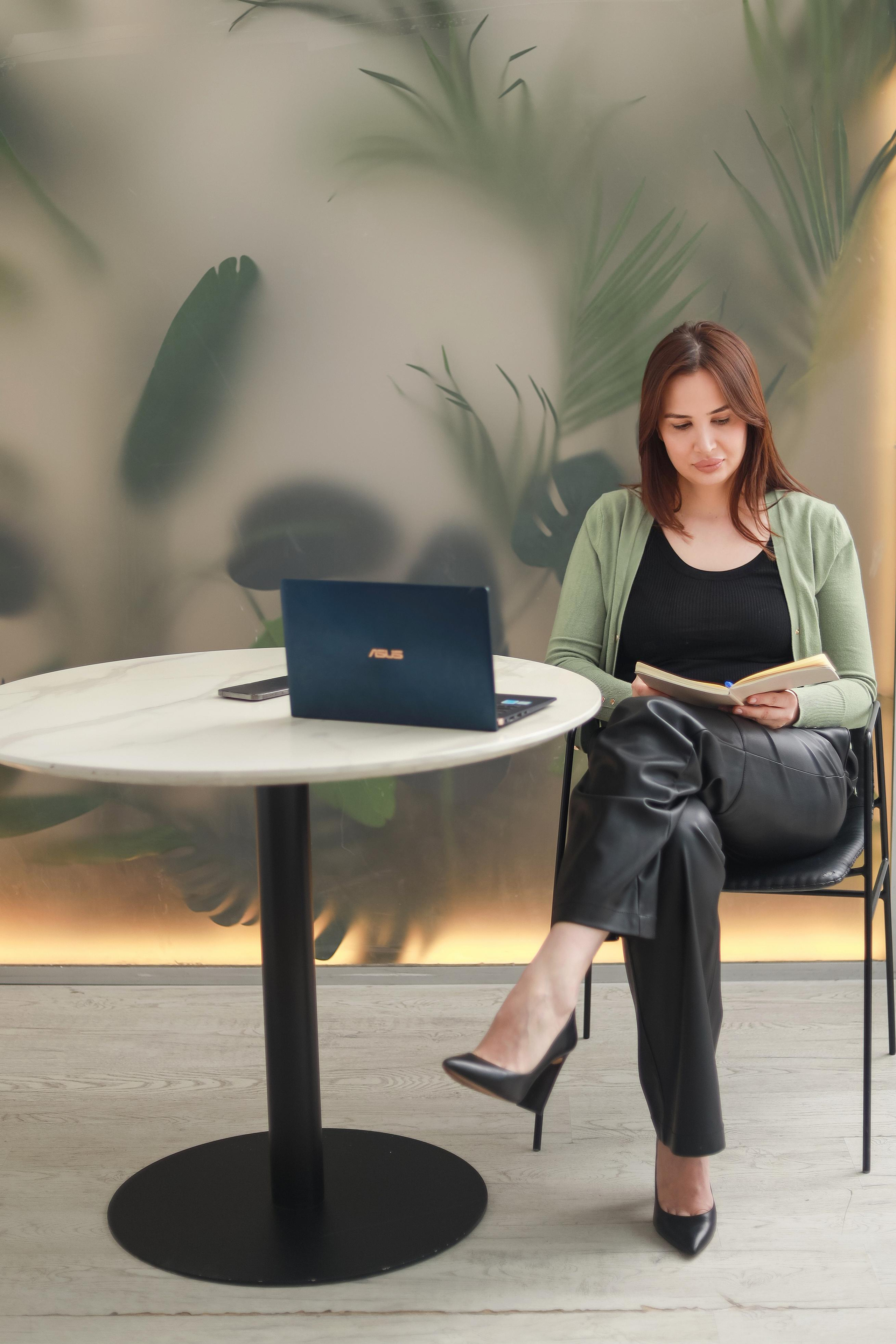 Саида, владелица бренда одежды, оптовый селлер. Фотограф в Москве Ксения Мокрушина | Brand & Women photographer