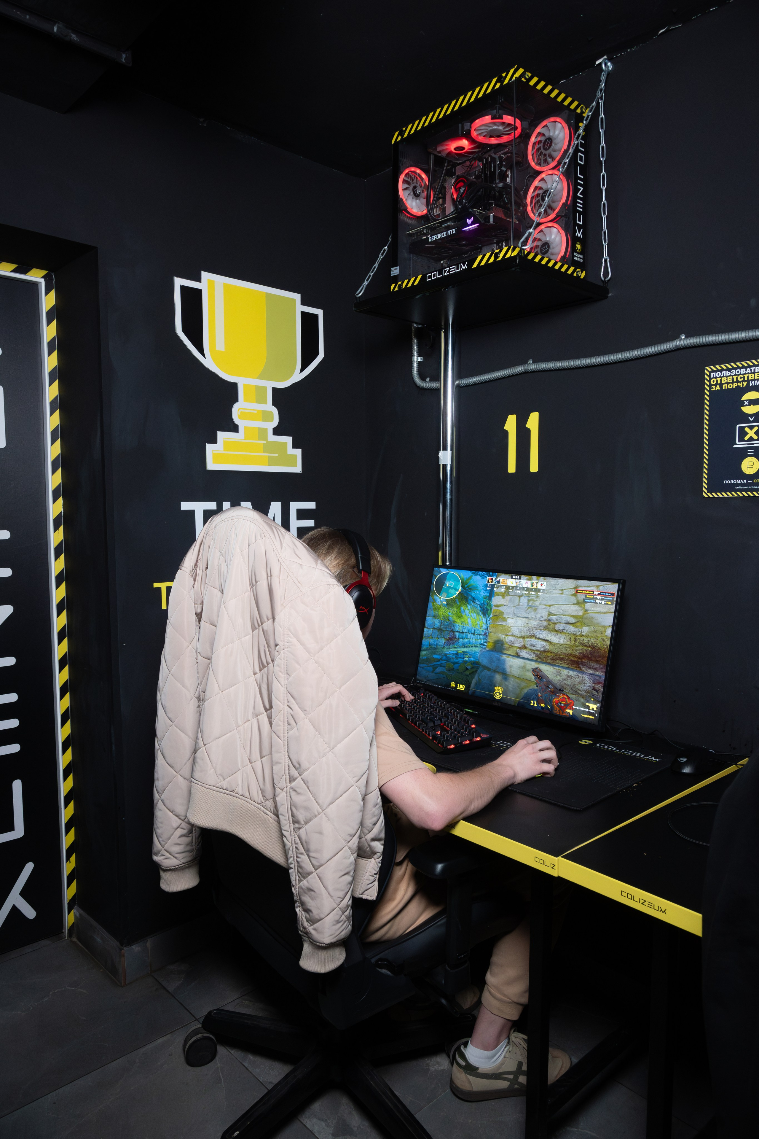 Репортаж в киберспортивном клубе Kolizeum. Фотограф мероприятий в Москве