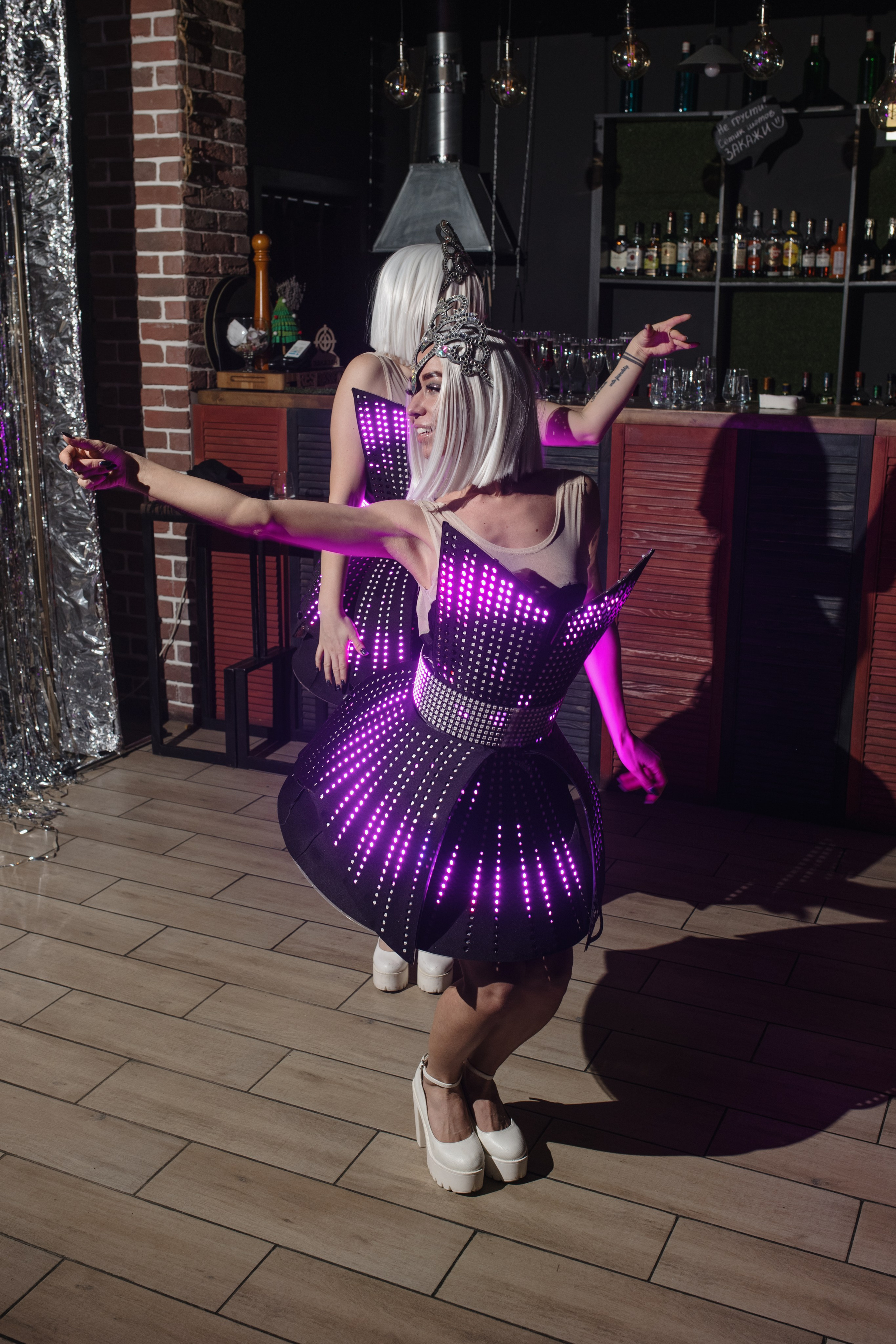 День рождения Томы — Let`s Talk Bar. Свадебный фотограф Екатеринбург/Челябинск — Любовь Волохова