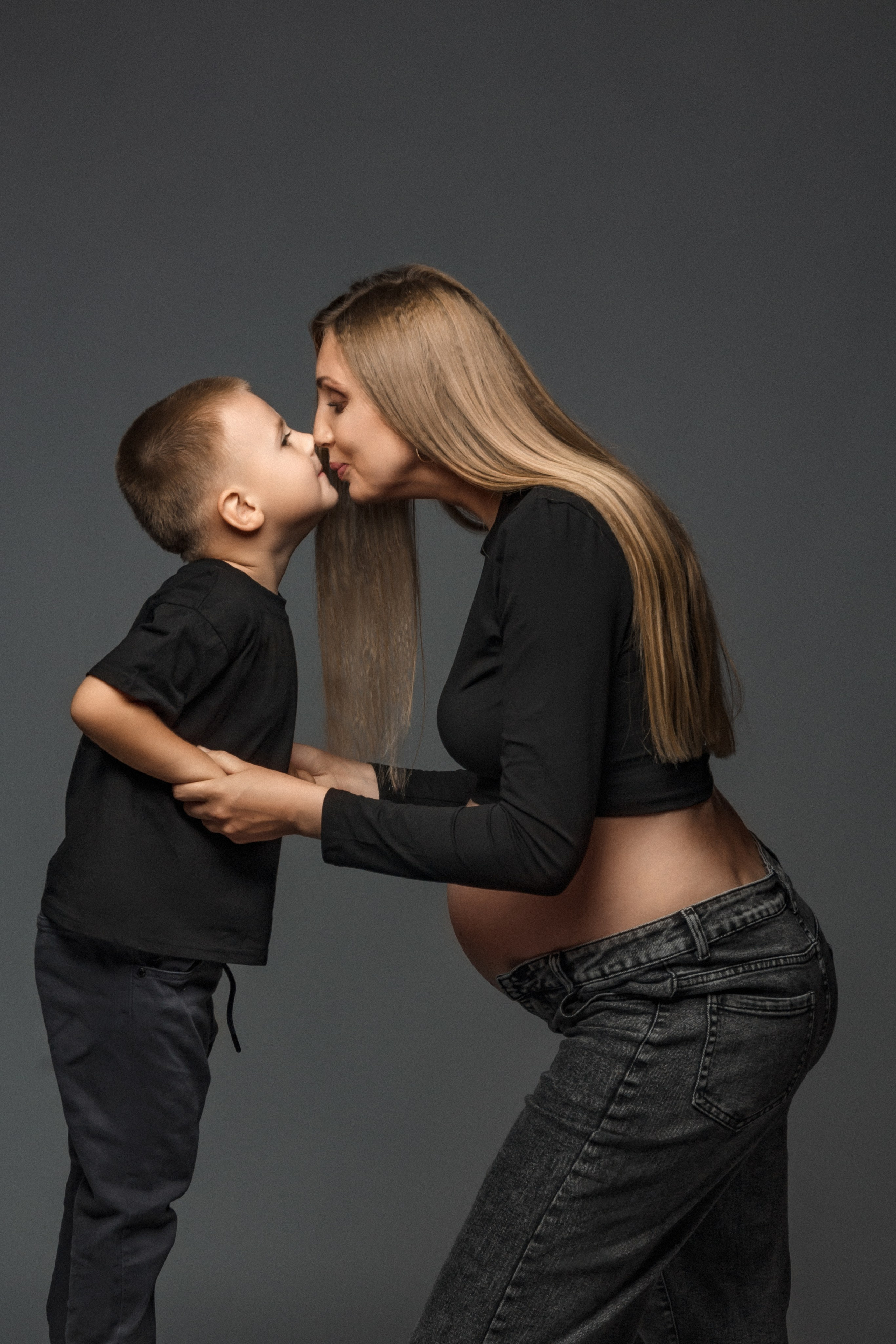 Беременность. Индивидуальные, семейные, студийные съемки в Серпухове и за пределами