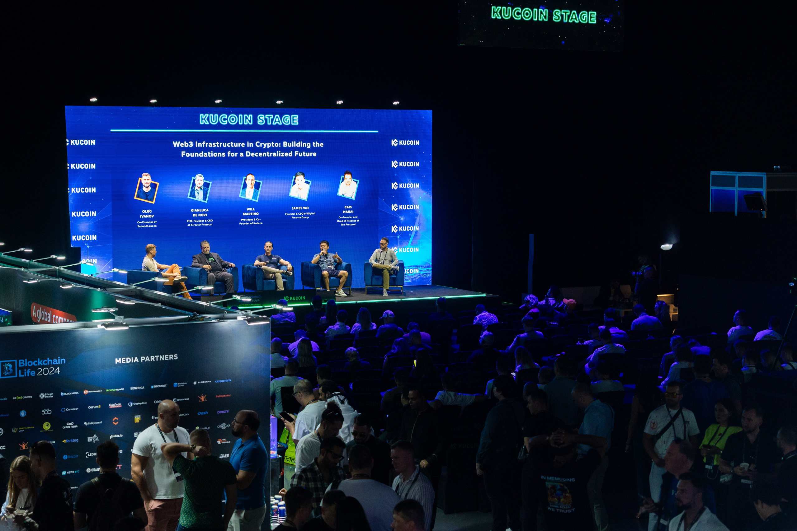 Conferences and expo photoshoot. Professional event photographer Ruslan Davletberdin