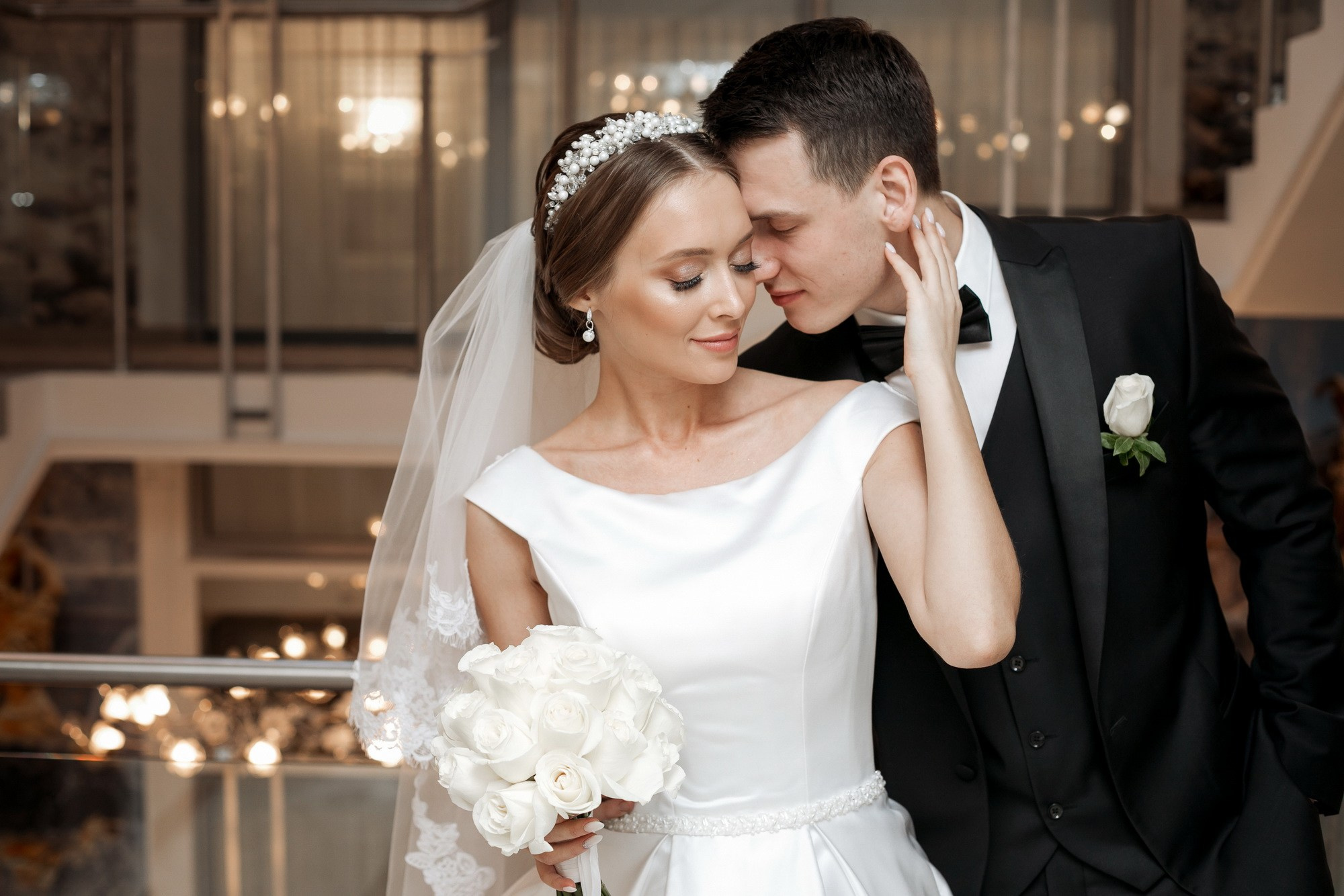 Свадьба с огоньком. Фотограф крещение венчание в Петербурге! Помогает подобрать храм и посоветовал душевного батюшку в СПб