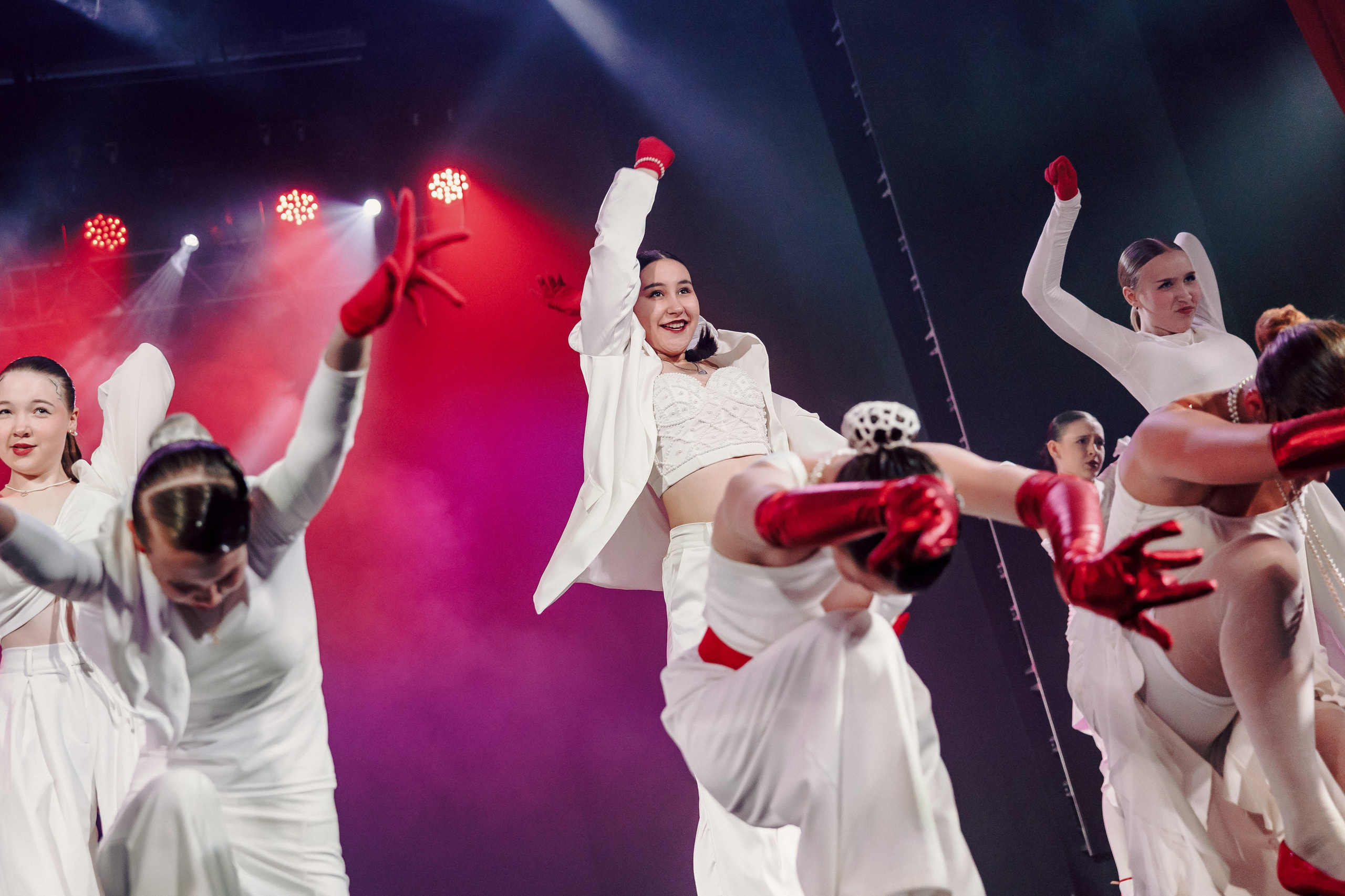 Отчётный концерт танцевальной школы «Red Rabbits» 2025. Лёшка Варзегов — фотограф