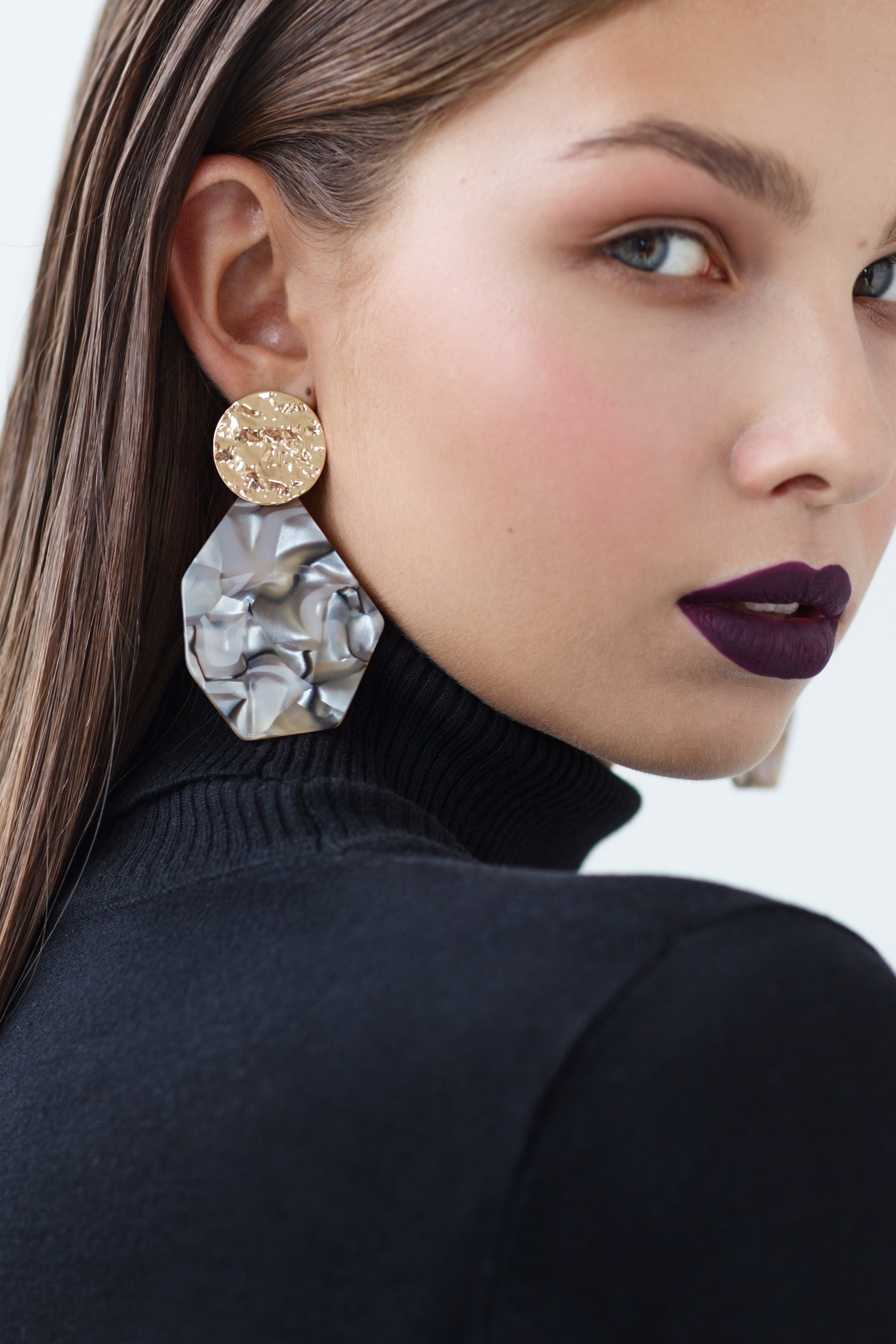 Фотосъемка украшений в Барнауле. Фотограф для бизнеса, маркетплейсов, контента и соцсетей в Барнауле Савинкова Виктория