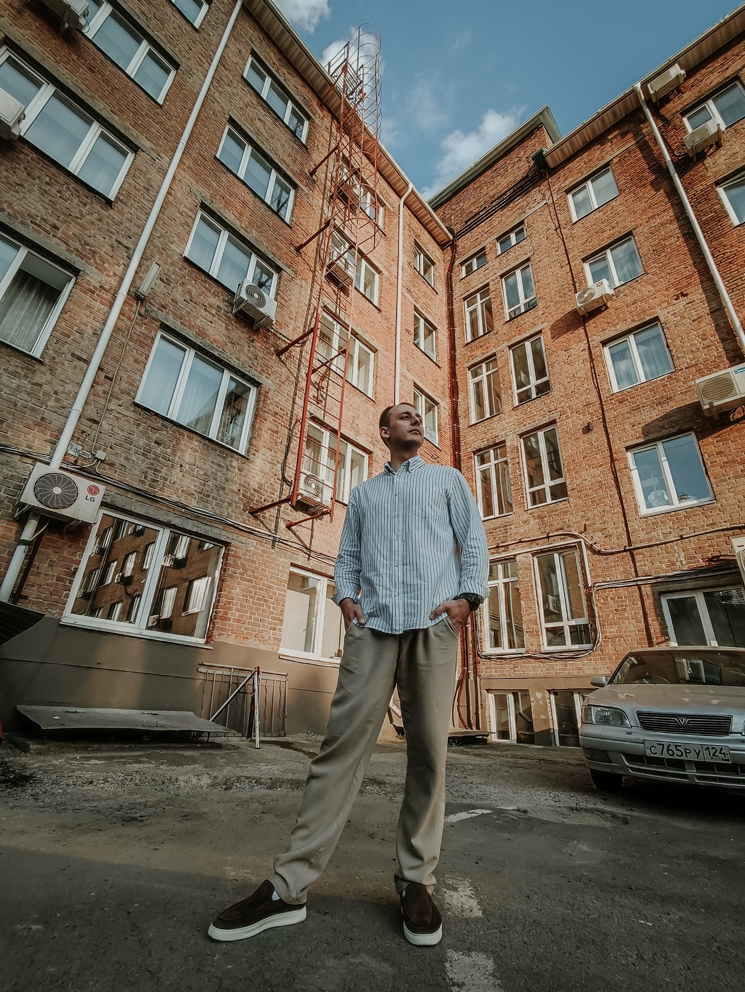 Михаил. Прогулка и кофе. Фотограф Регина Крикунова г. Красноярск