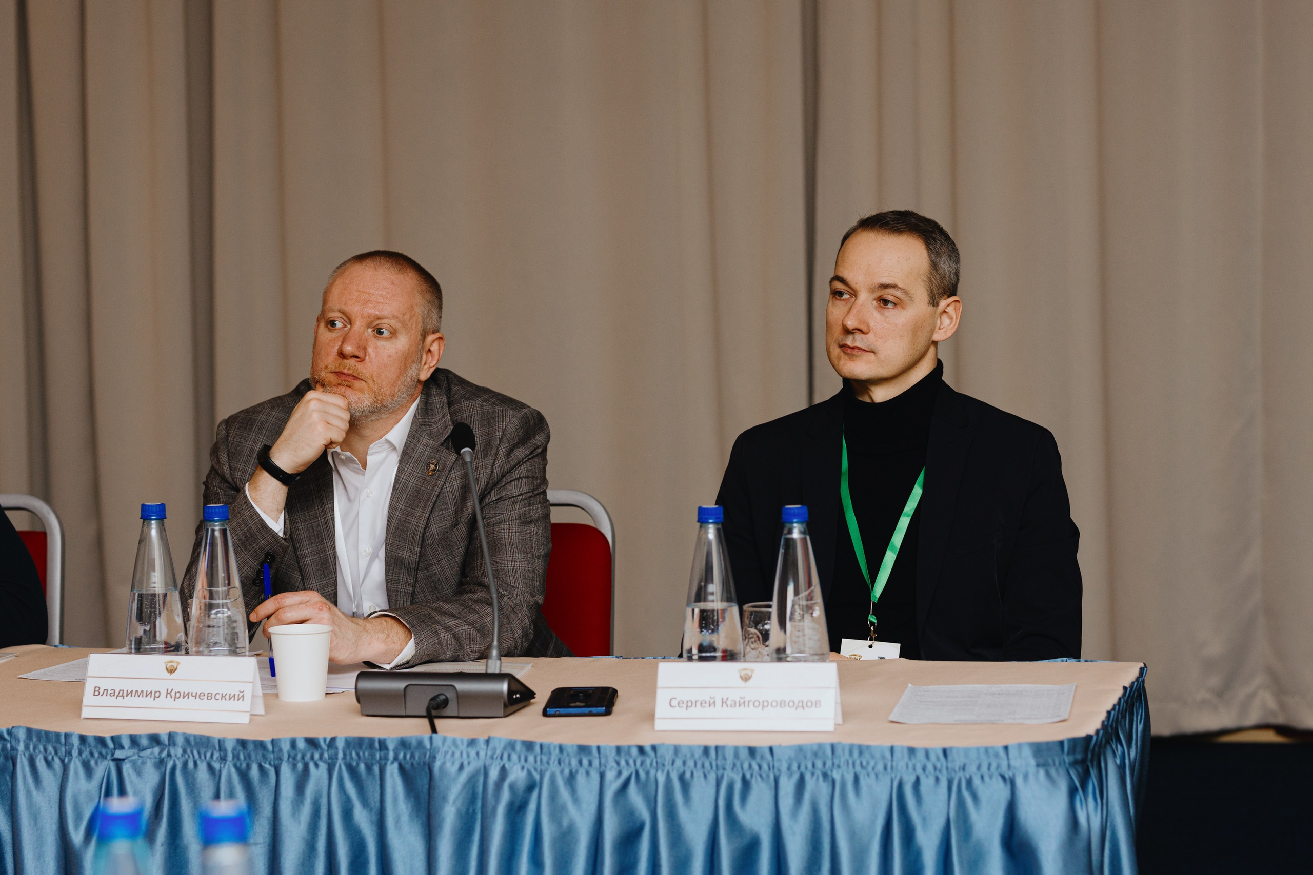 Nafta Club. Дискуссионный клуб. Фотограф Илья Чернов