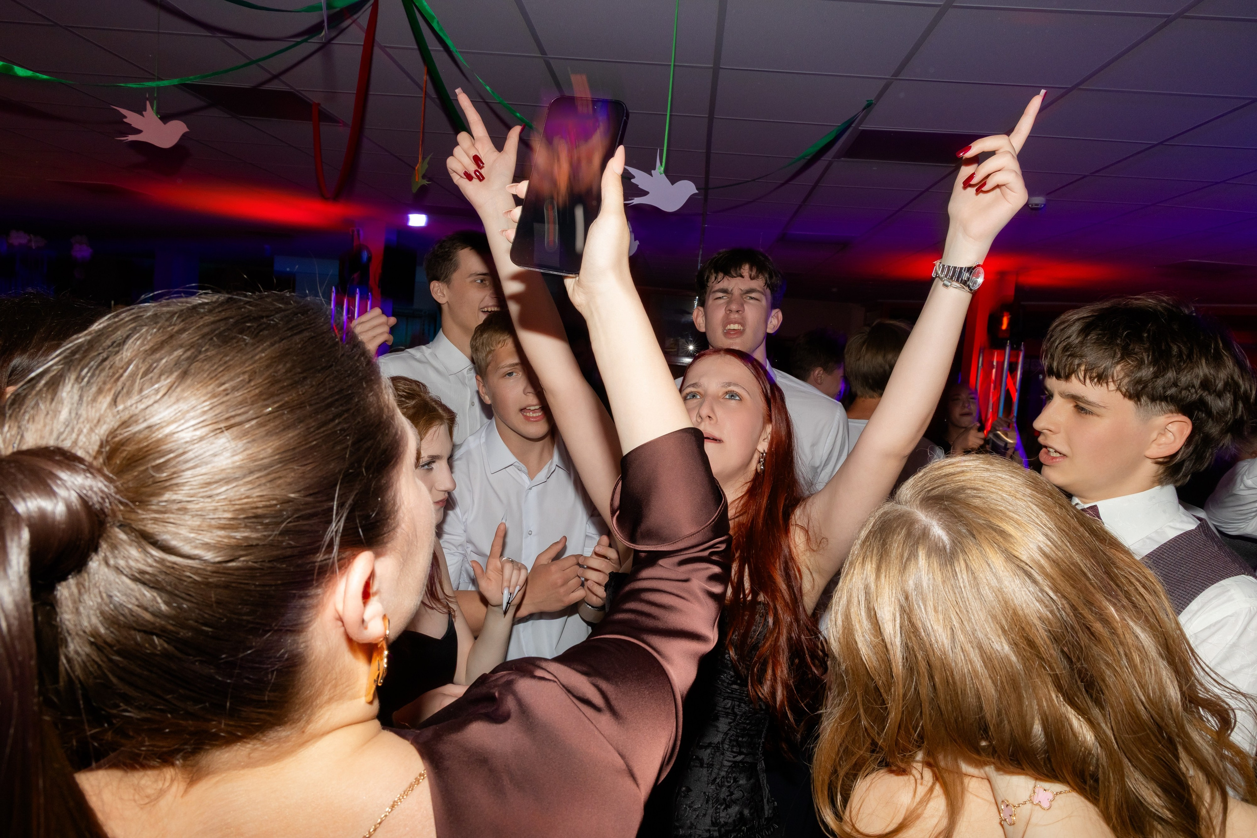 Школьный выпускной 2025 год в Минске, Беларуси. Свадебный фотограф в Минске/Беларуси Сергей Спиридонов