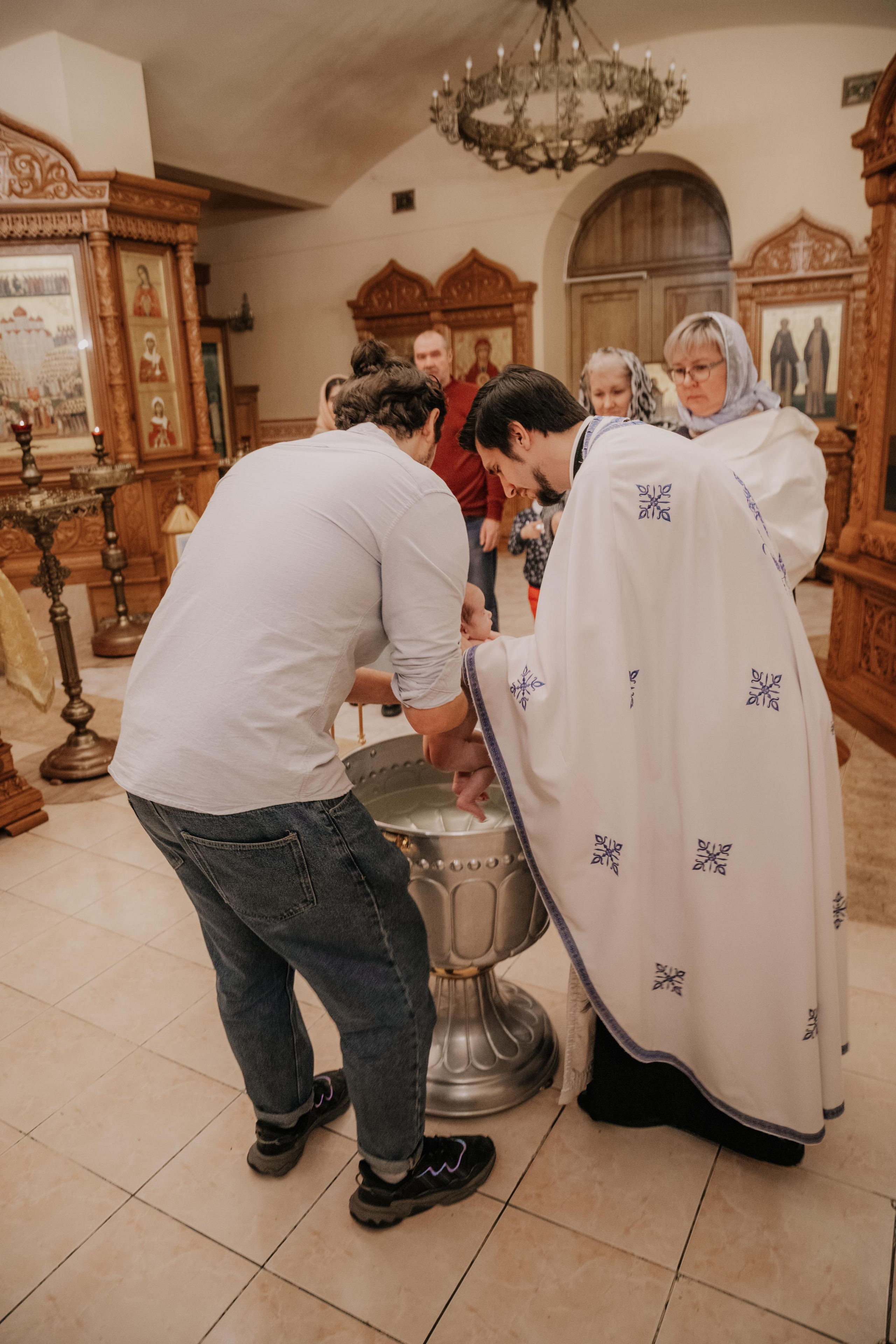 Таинство крещения София и Полина (Георгиевский храм Видное). Семейный и свадебный фотограф Видное Москва Екатерина Пятова