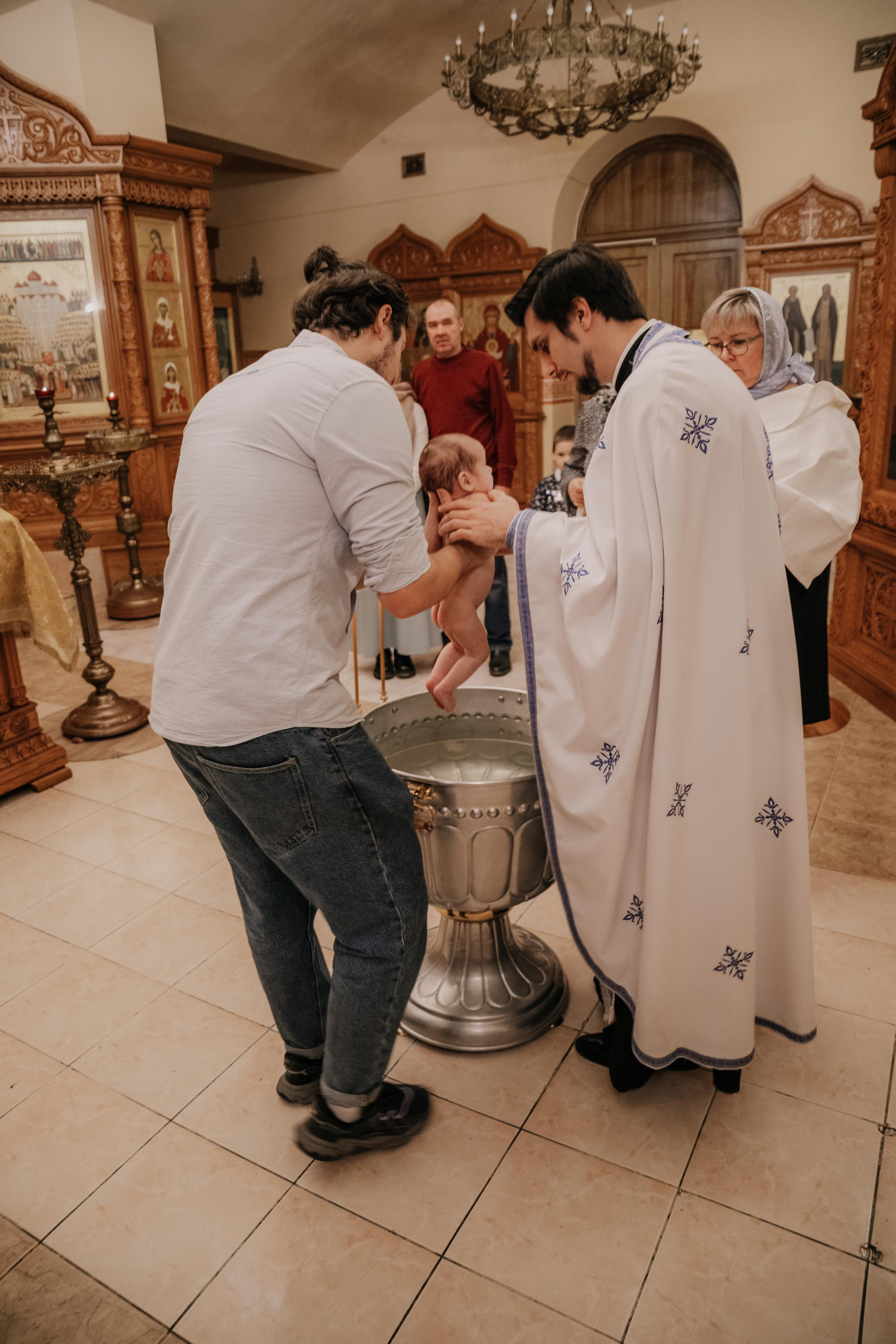 Таинство крещения София и Полина (Георгиевский храм Видное). Семейный и свадебный фотограф Видное Москва Екатерина Пятова