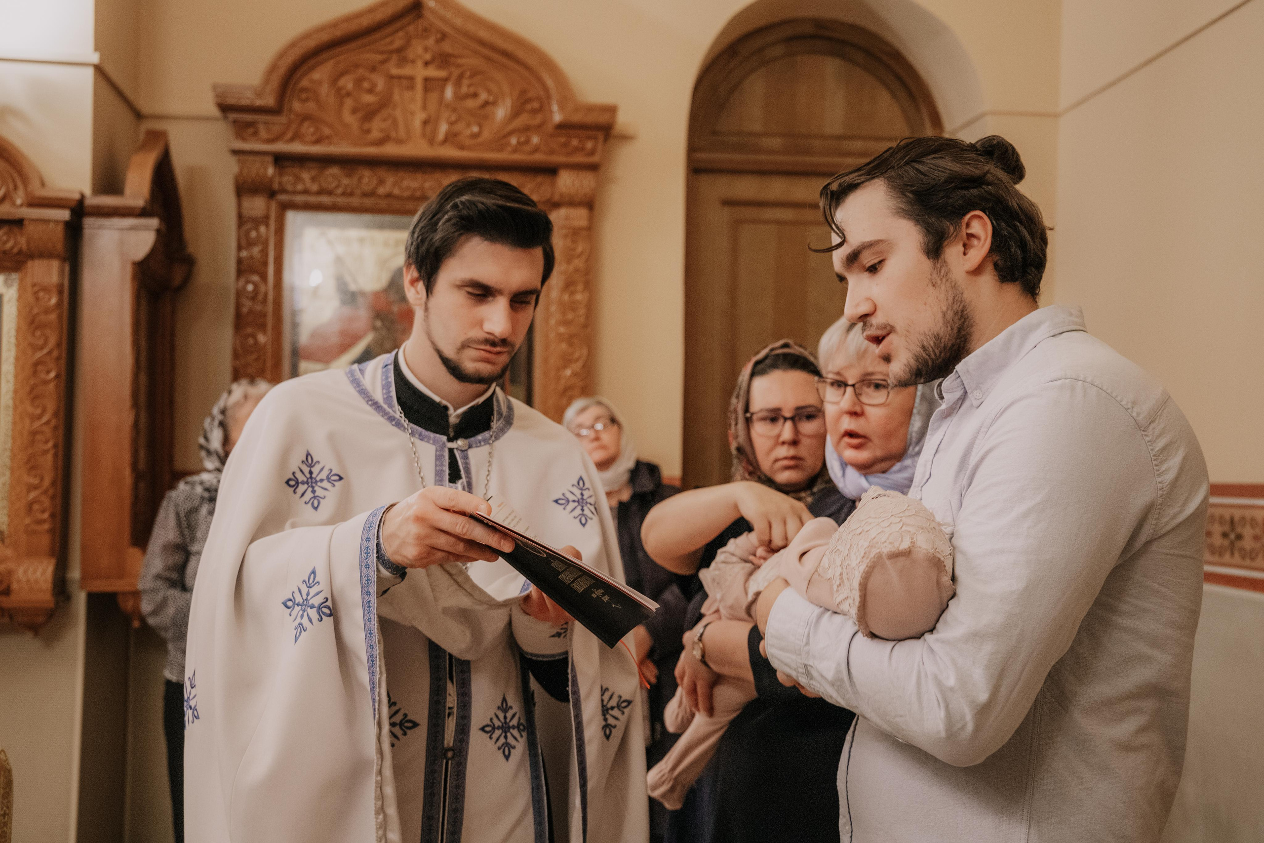 Таинство крещения София и Полина (Георгиевский храм Видное). Семейный и свадебный фотограф Видное Москва Екатерина Пятова