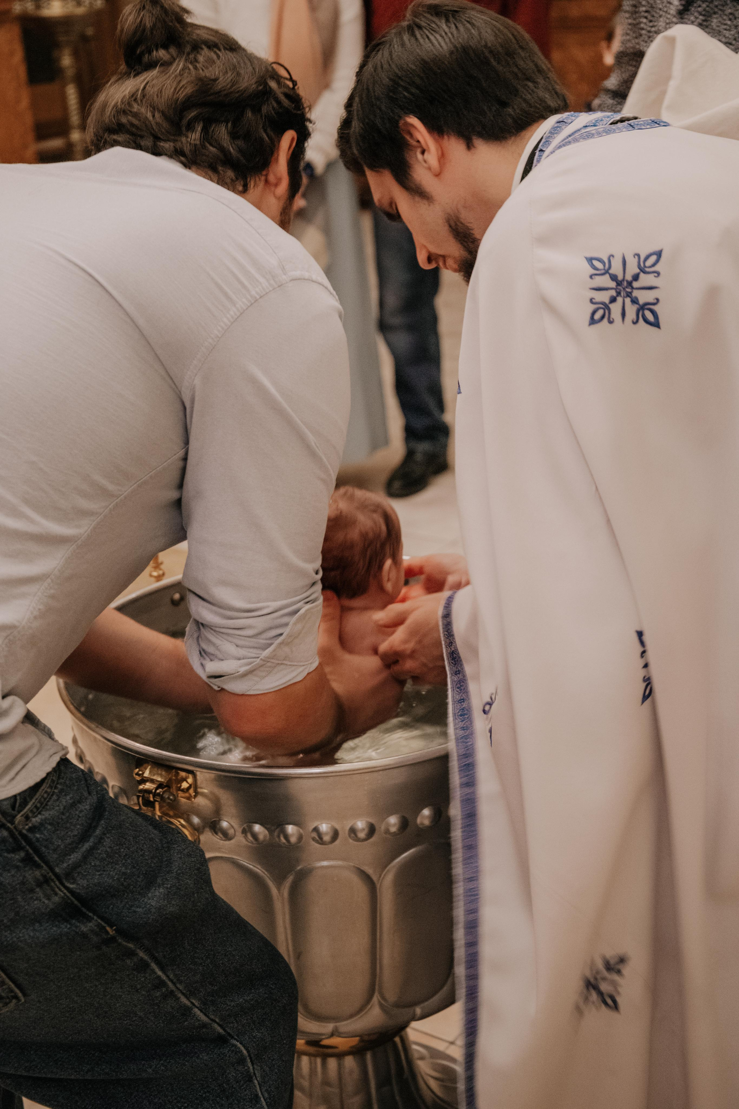 Таинство крещения София и Полина (Георгиевский храм Видное). Семейный и свадебный фотограф Видное Москва Екатерина Пятова