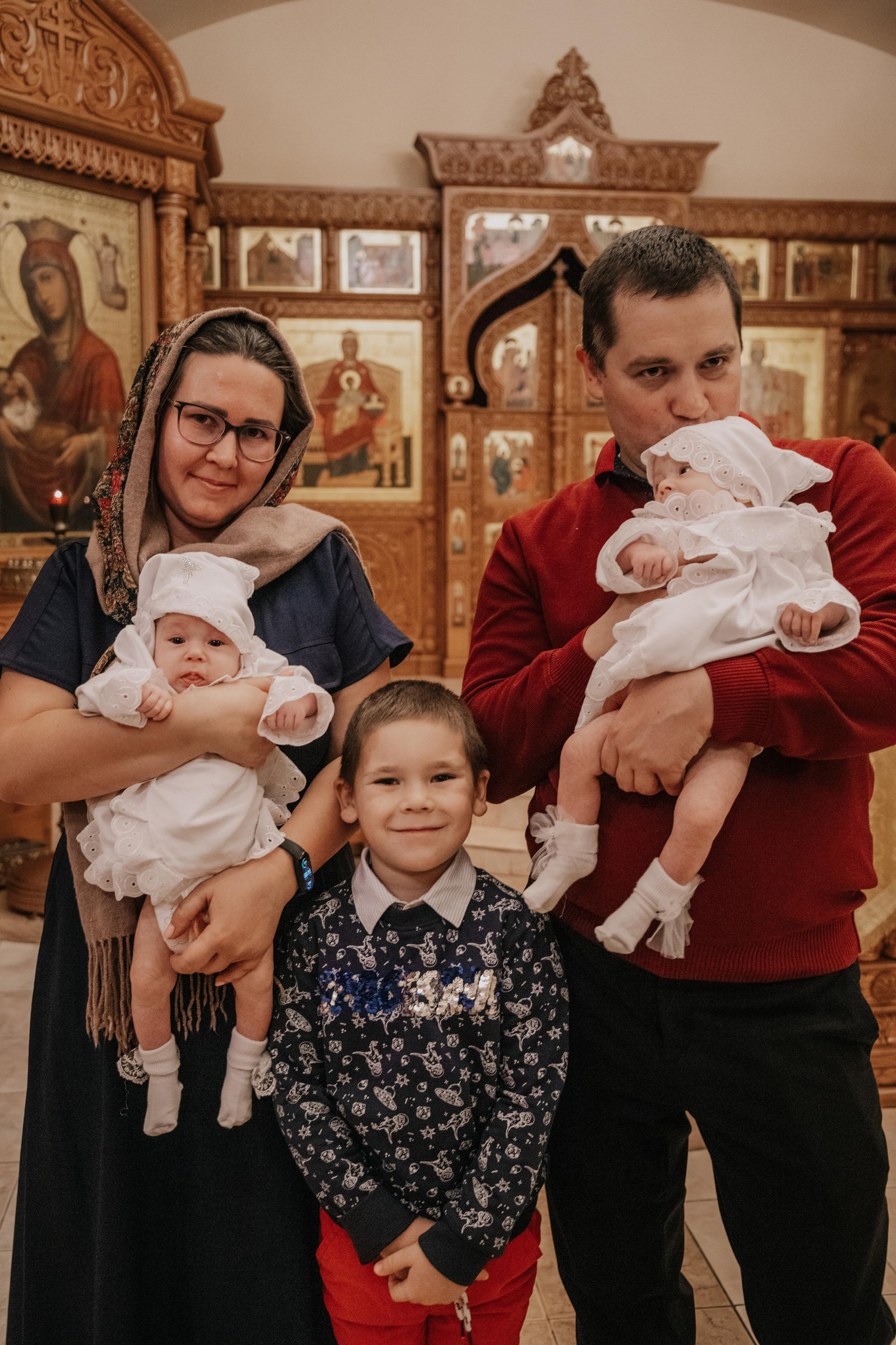 Таинство крещения София и Полина (Георгиевский храм Видное). Семейный и свадебный фотограф Видное Москва Екатерина Пятова