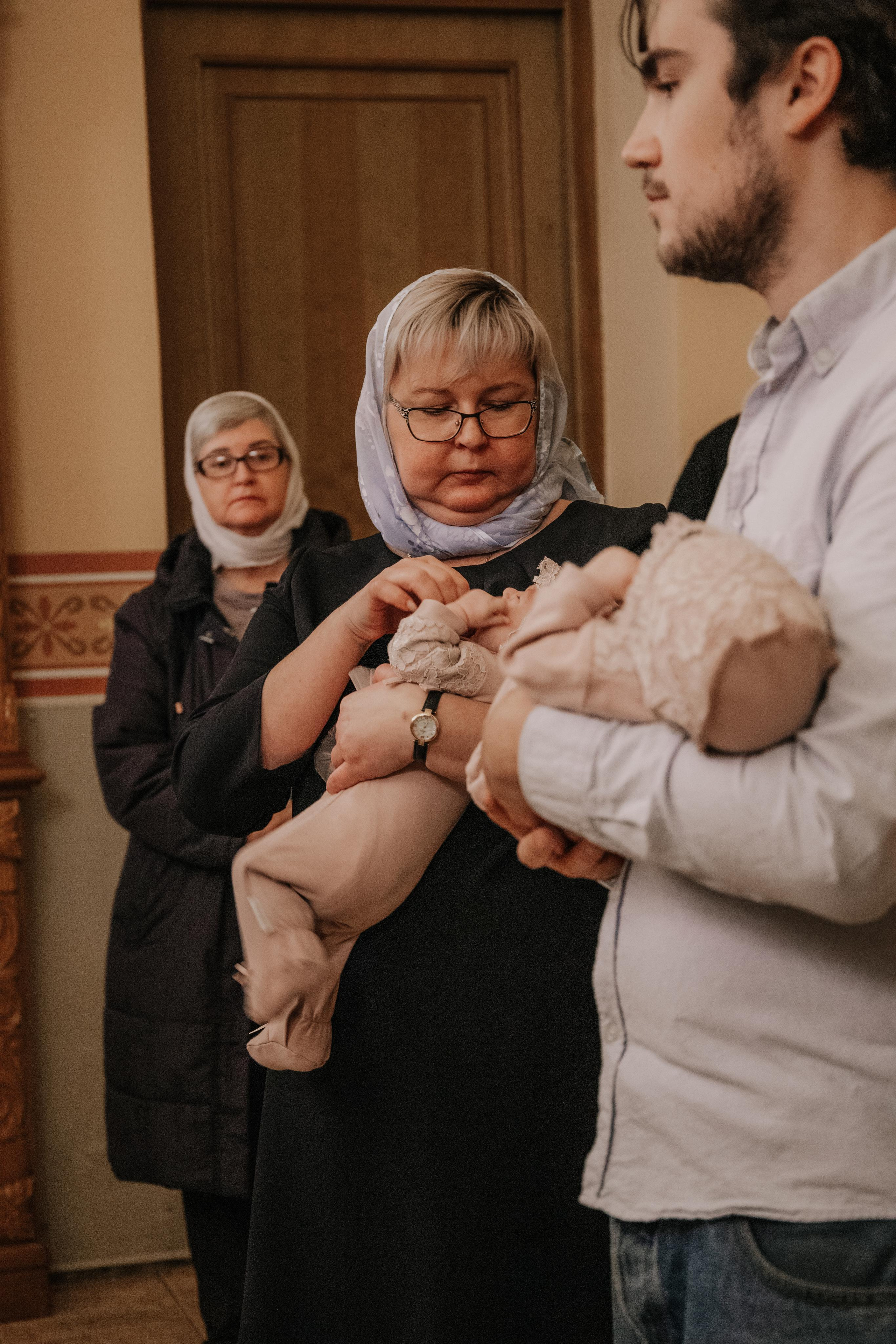 Таинство крещения София и Полина (Георгиевский храм Видное). Семейный и свадебный фотограф Видное Москва Екатерина Пятова