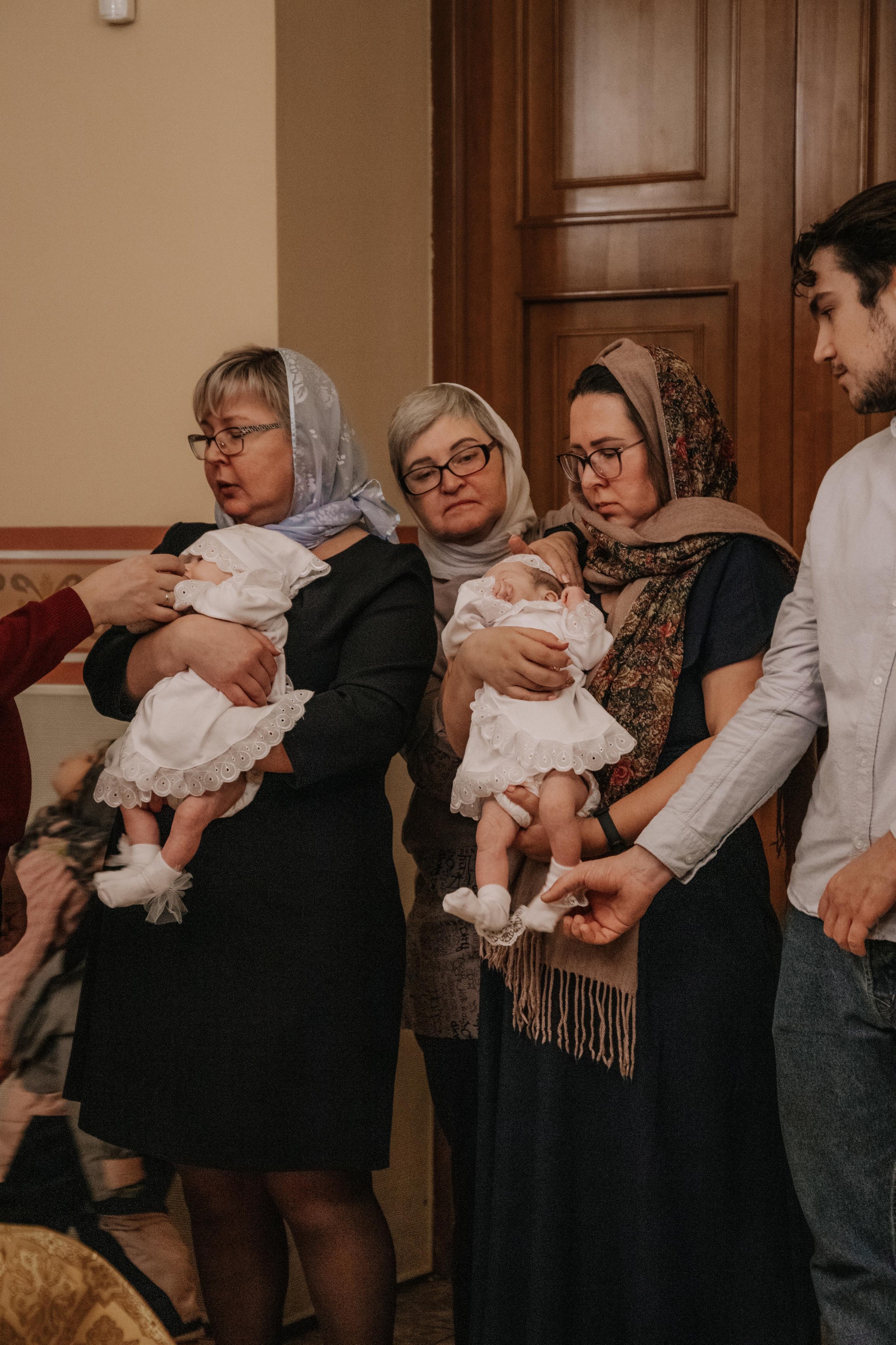 Таинство крещения София и Полина (Георгиевский храм Видное). Семейный и свадебный фотограф Видное Москва Екатерина Пятова