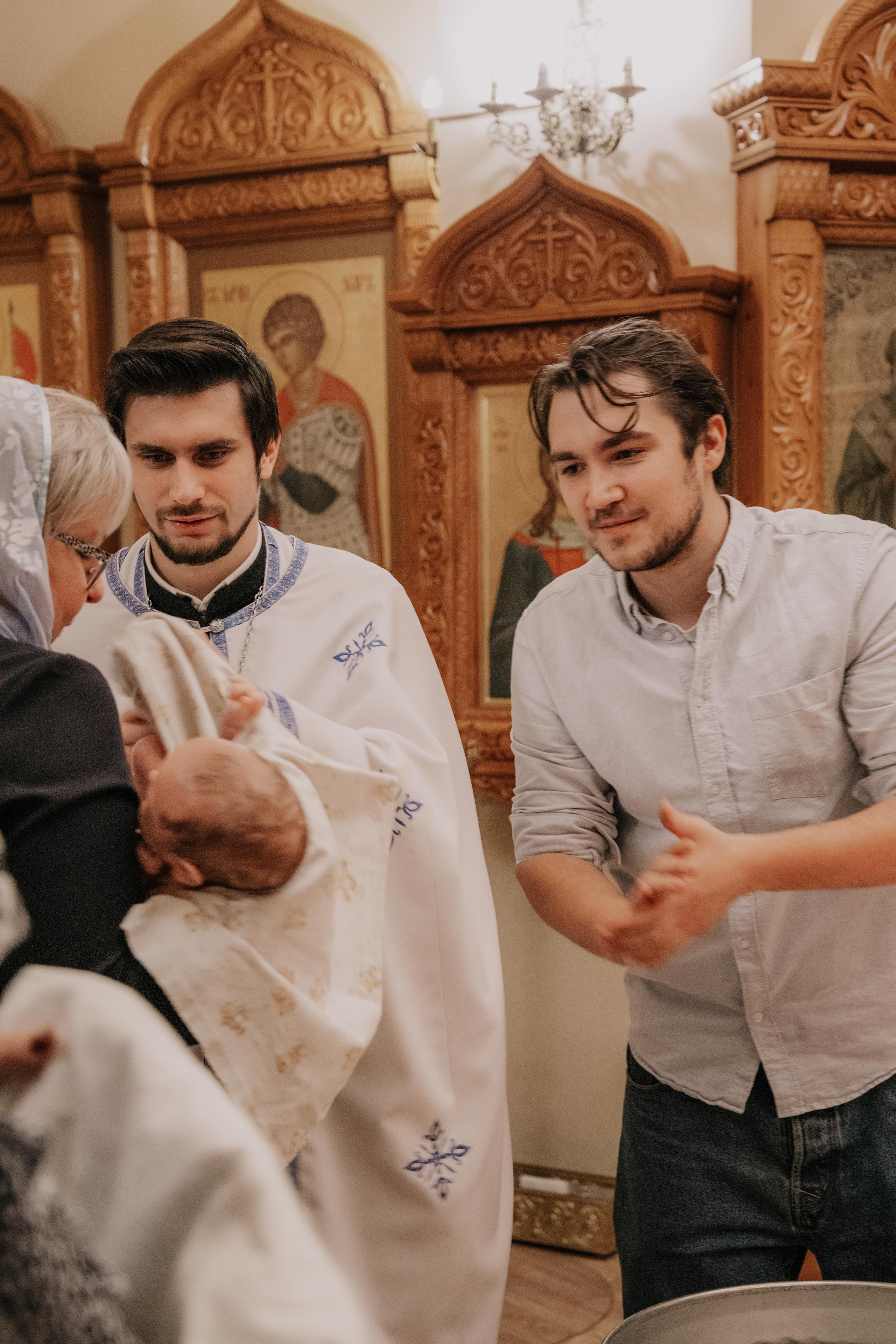 Таинство крещения София и Полина (Георгиевский храм Видное). Семейный и свадебный фотограф Видное Москва Екатерина Пятова